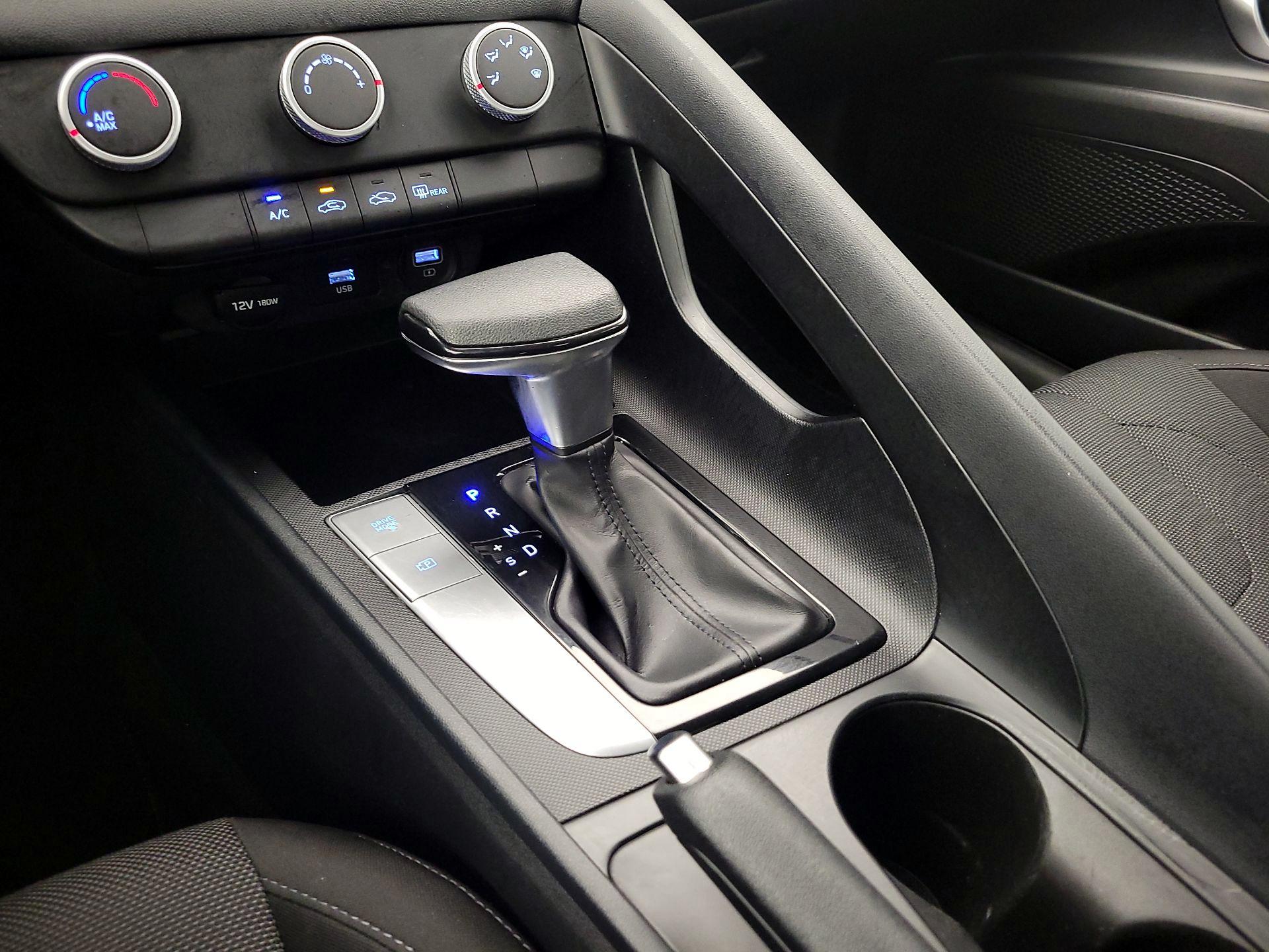 Thumbnail: 2021 Hyundai Elantra - 17