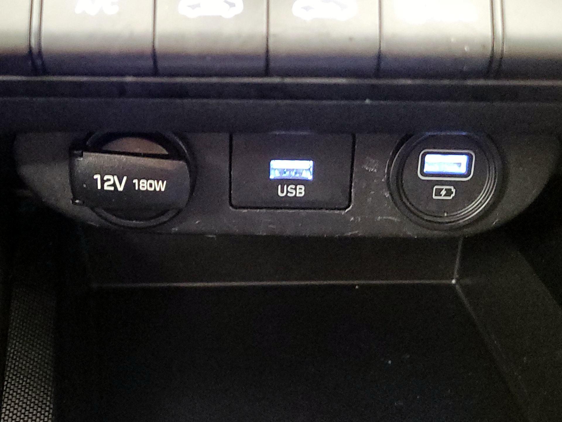 Thumbnail: 2021 Hyundai Elantra - 18