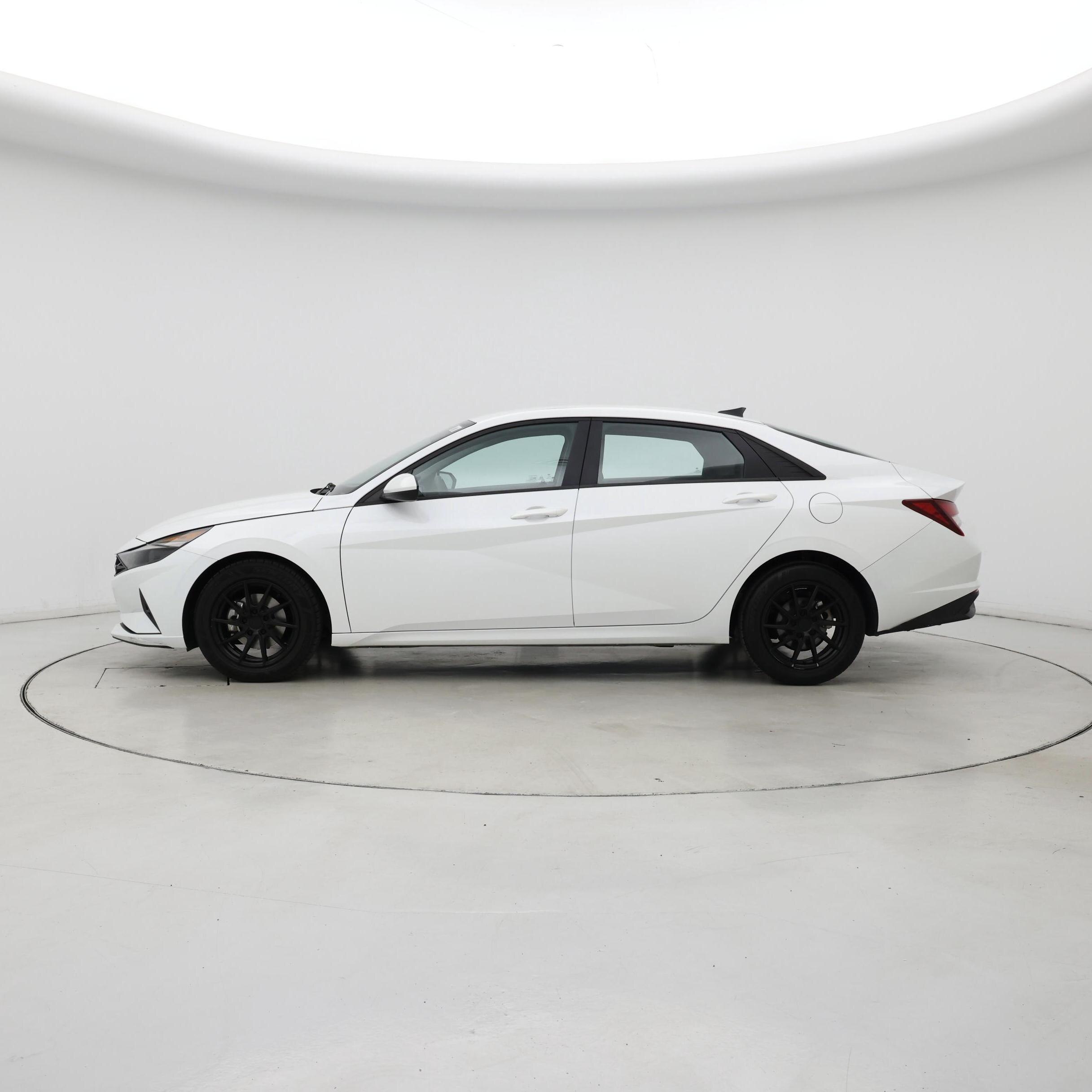 Thumbnail: 2021 Hyundai Elantra - 3