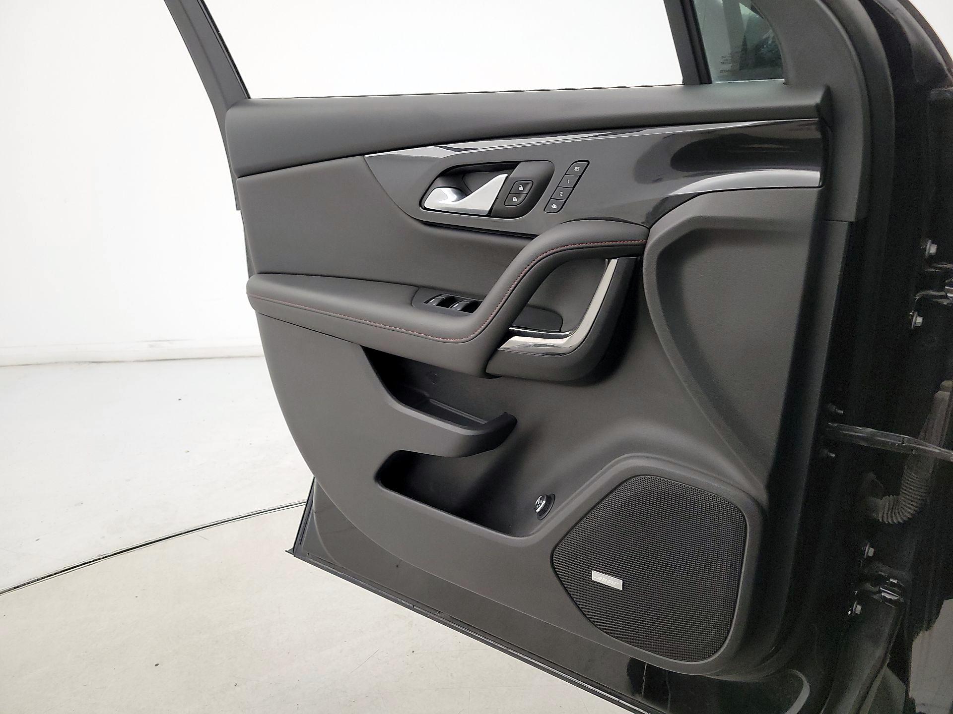 Thumbnail: 2019 Chevrolet Blazer - 12