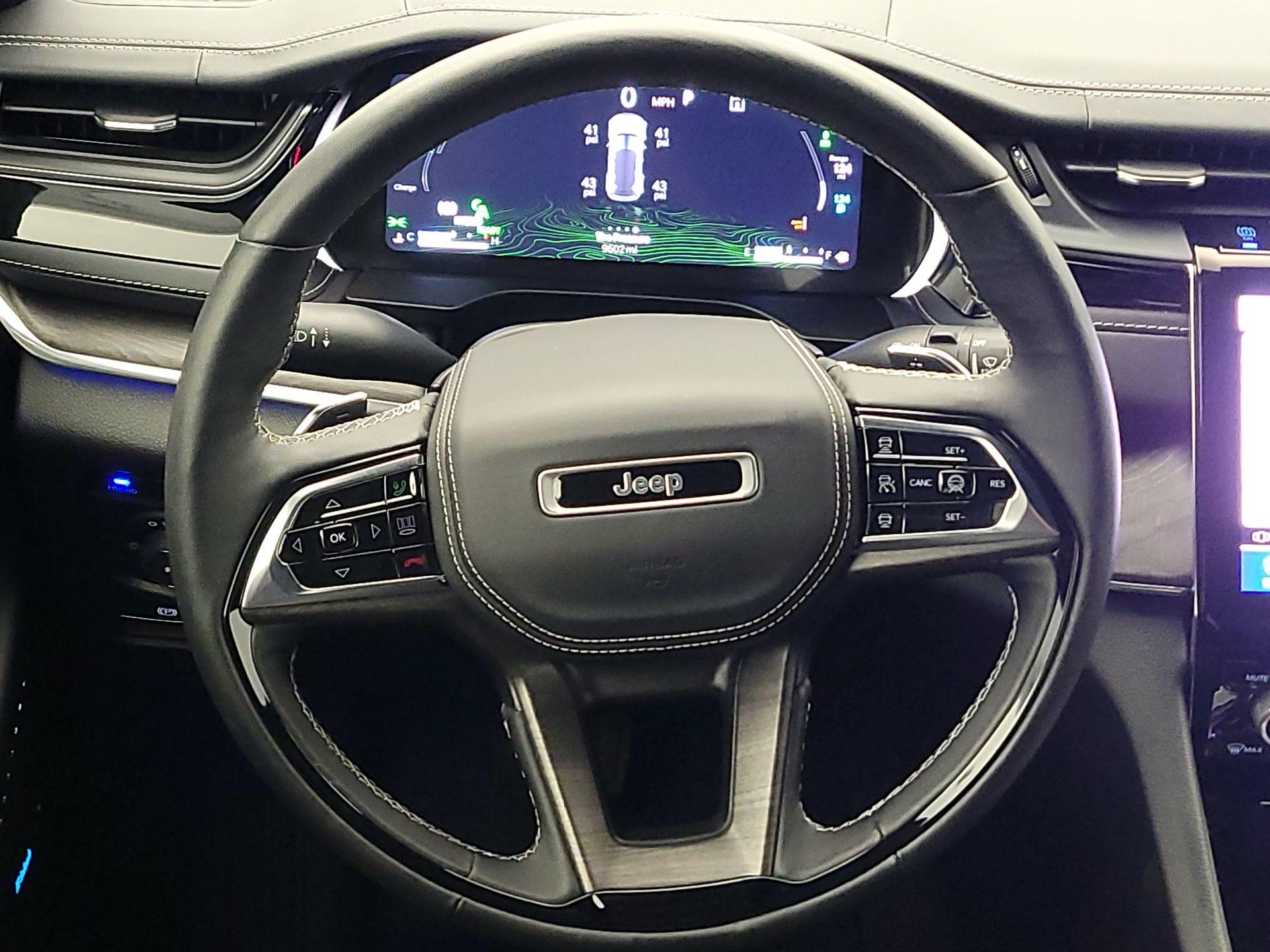 Thumbnail: 2023 Jeep Grand Cherokee - 10