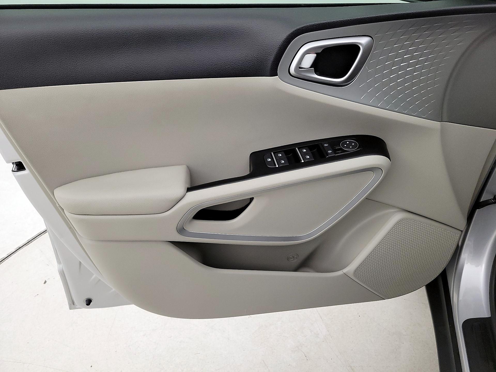 Thumbnail: 2020 Kia Soul - 12