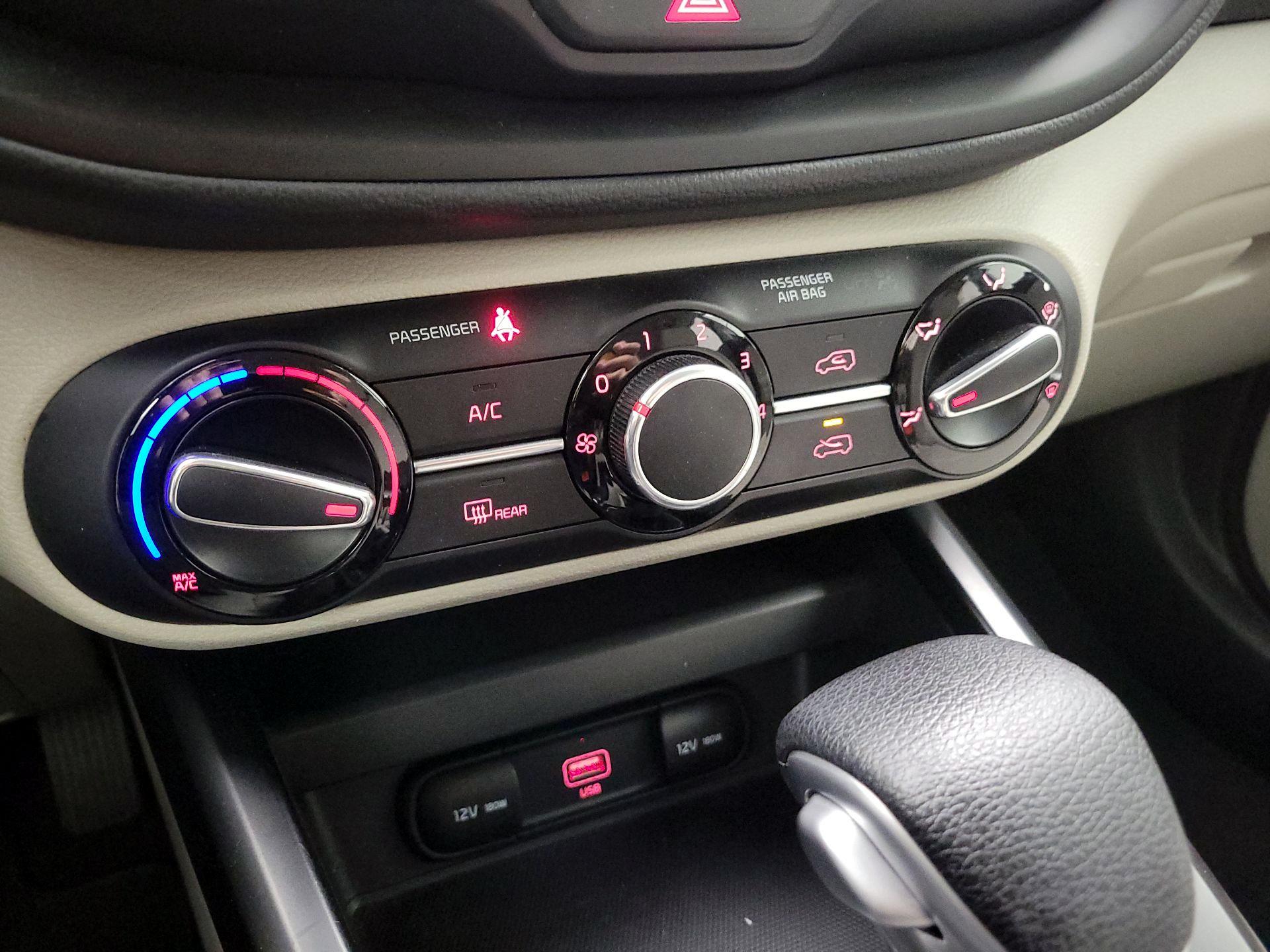 Thumbnail: 2020 Kia Soul - 16