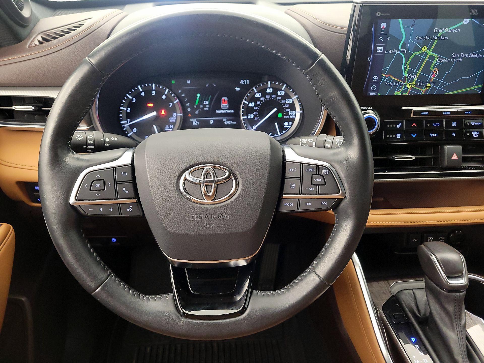 Thumbnail: 2021 Toyota Highlander - 10