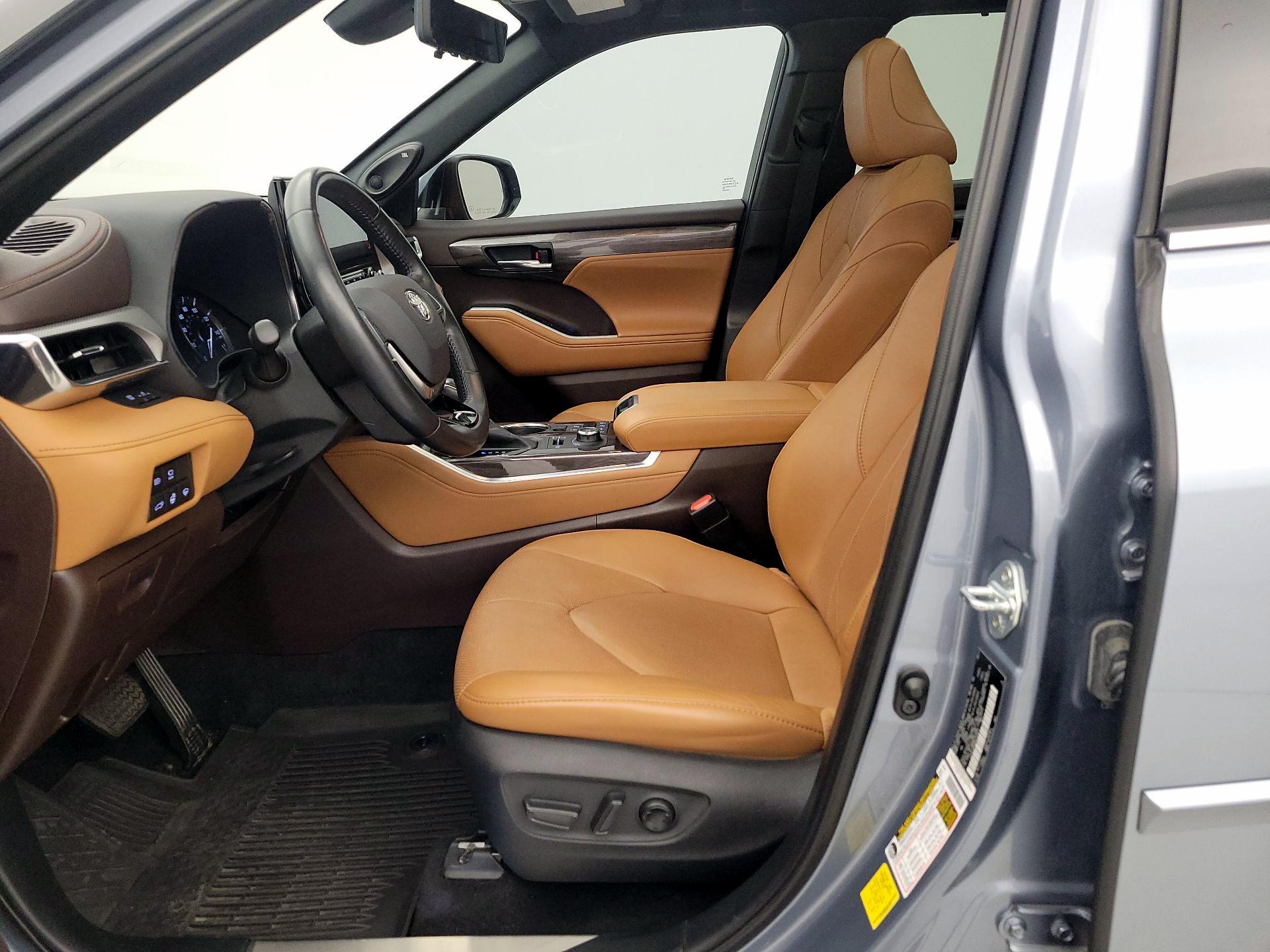 Thumbnail: 2021 Toyota Highlander - 11