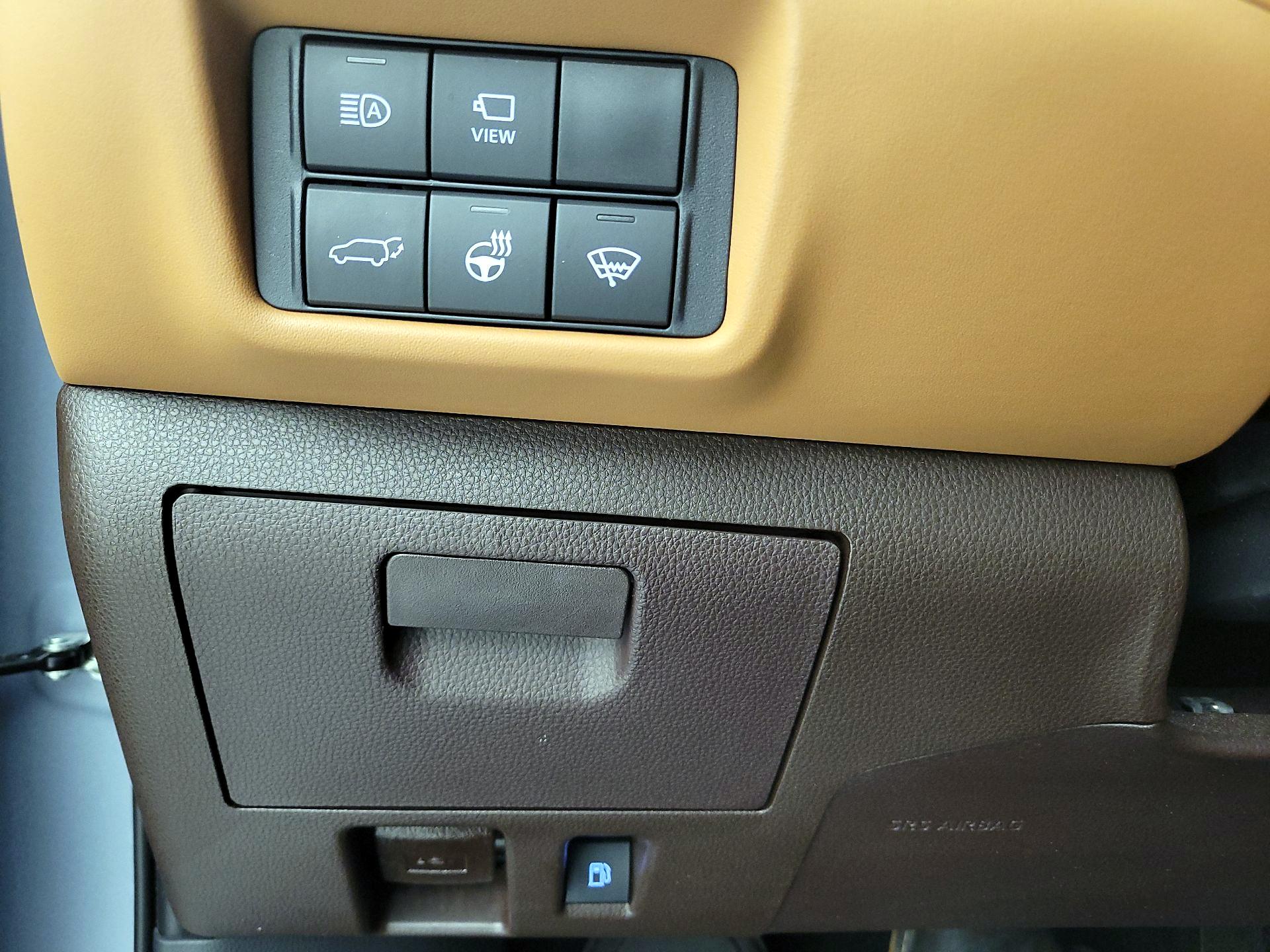 Thumbnail: 2021 Toyota Highlander - 13