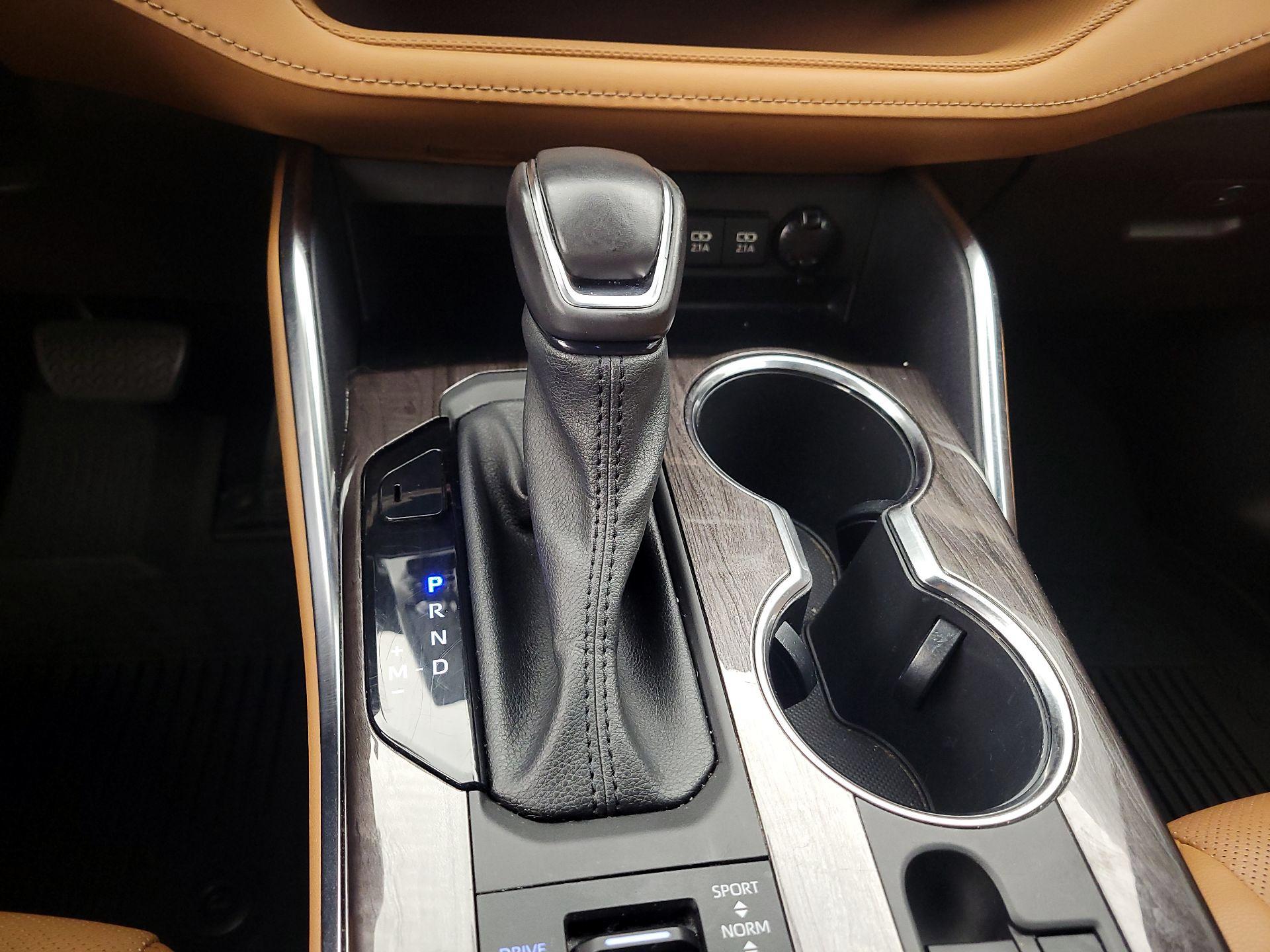 Thumbnail: 2021 Toyota Highlander - 18