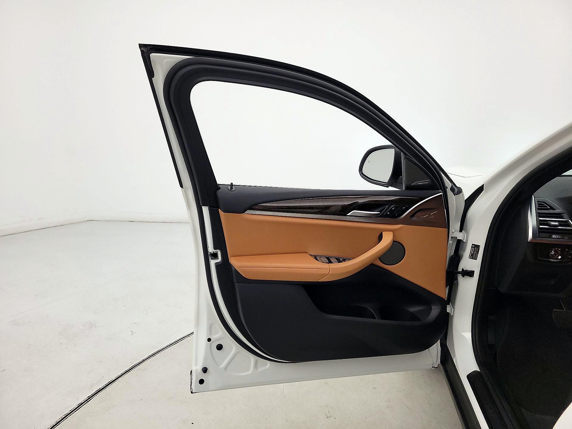 Thumbnail: 2023 BMW X4 - 12