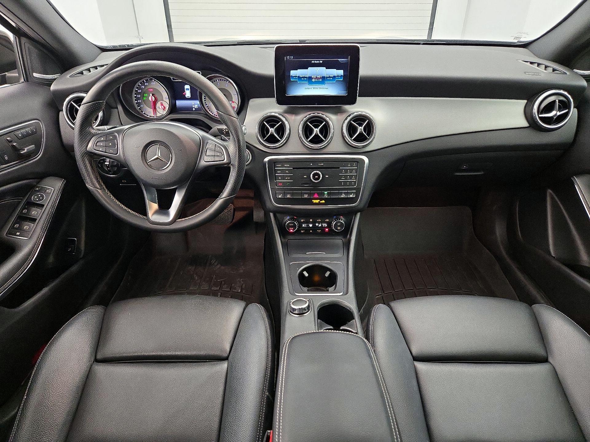 Thumbnail: 2017 Mercedes-Benz GLA - 9