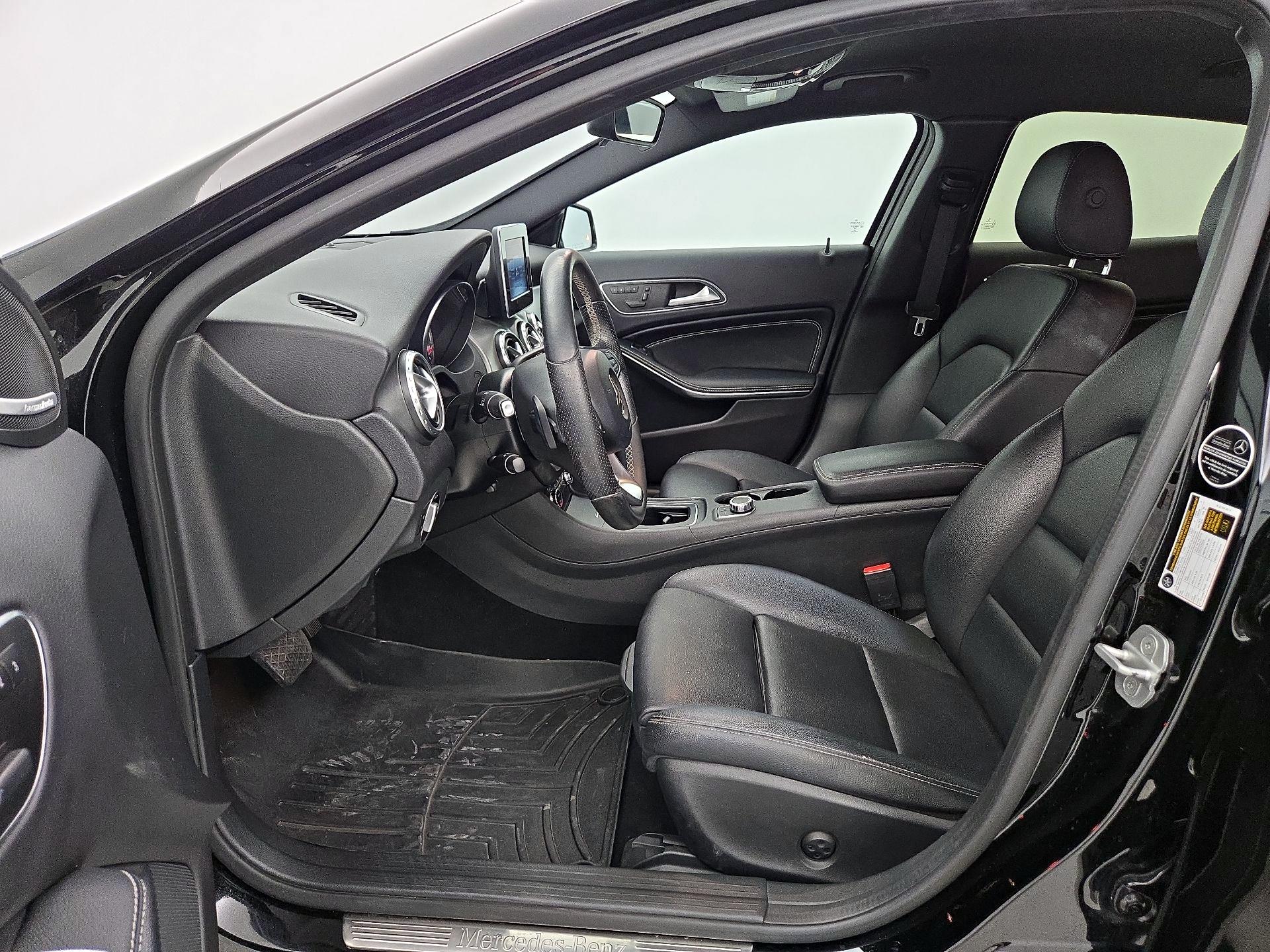 Thumbnail: 2017 Mercedes-Benz GLA - 11