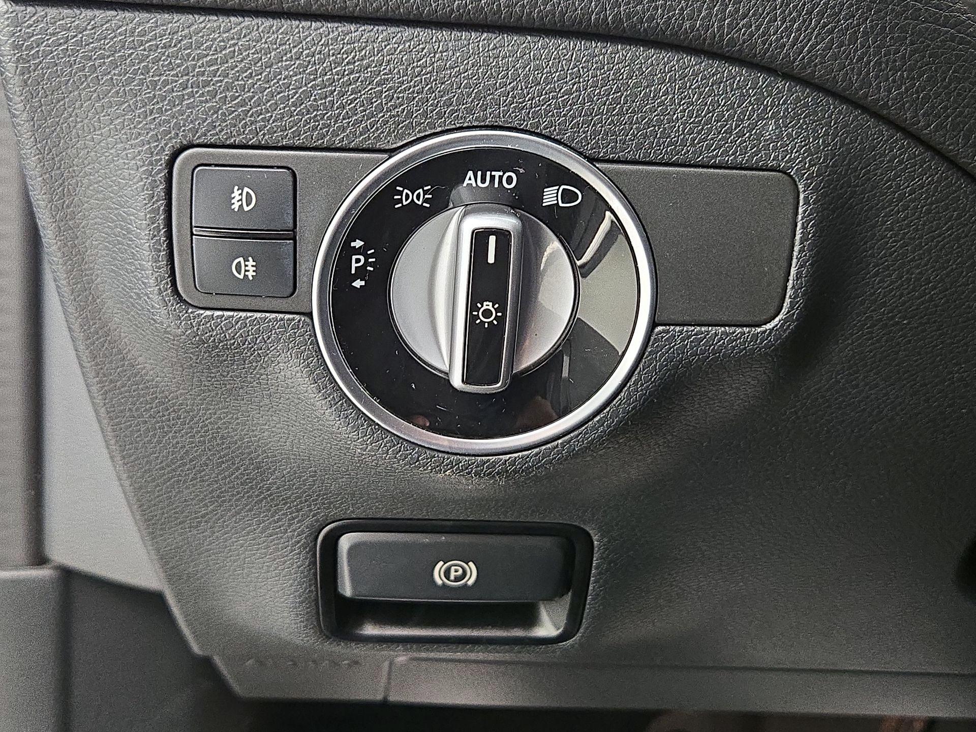 Thumbnail: 2017 Mercedes-Benz GLA - 13