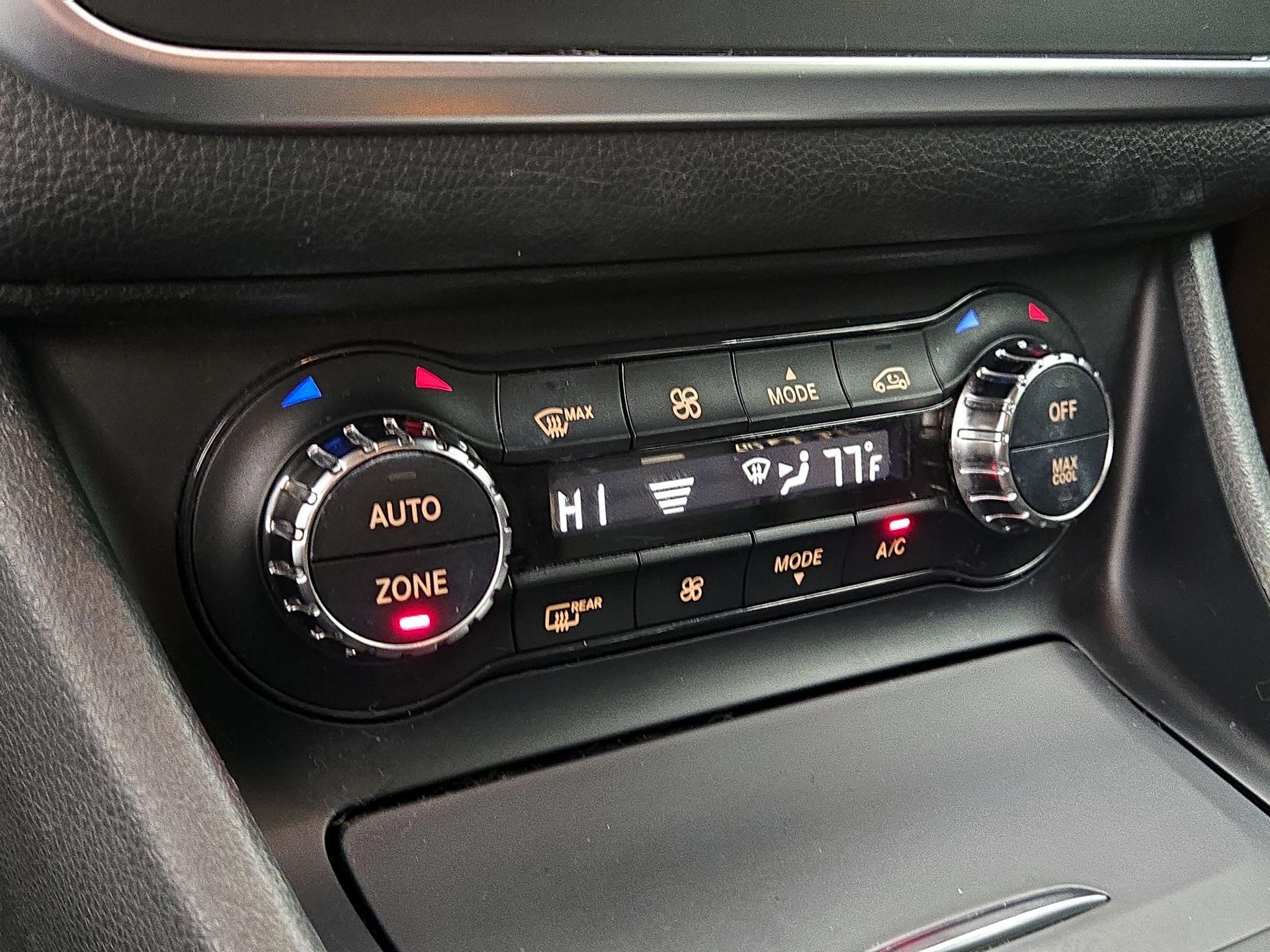 Thumbnail: 2017 Mercedes-Benz GLA - 16