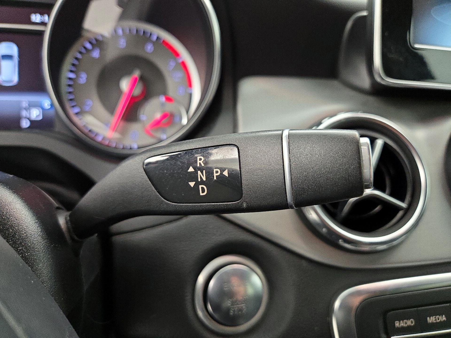 Thumbnail: 2017 Mercedes-Benz GLA - 17