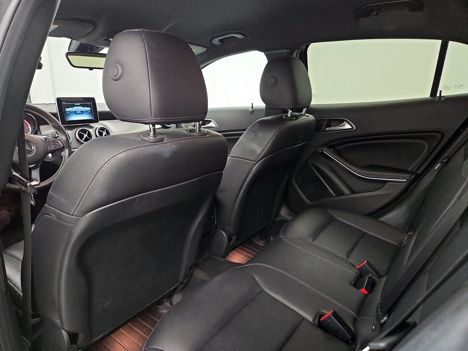 Thumbnail: 2017 Mercedes-Benz GLA - 19