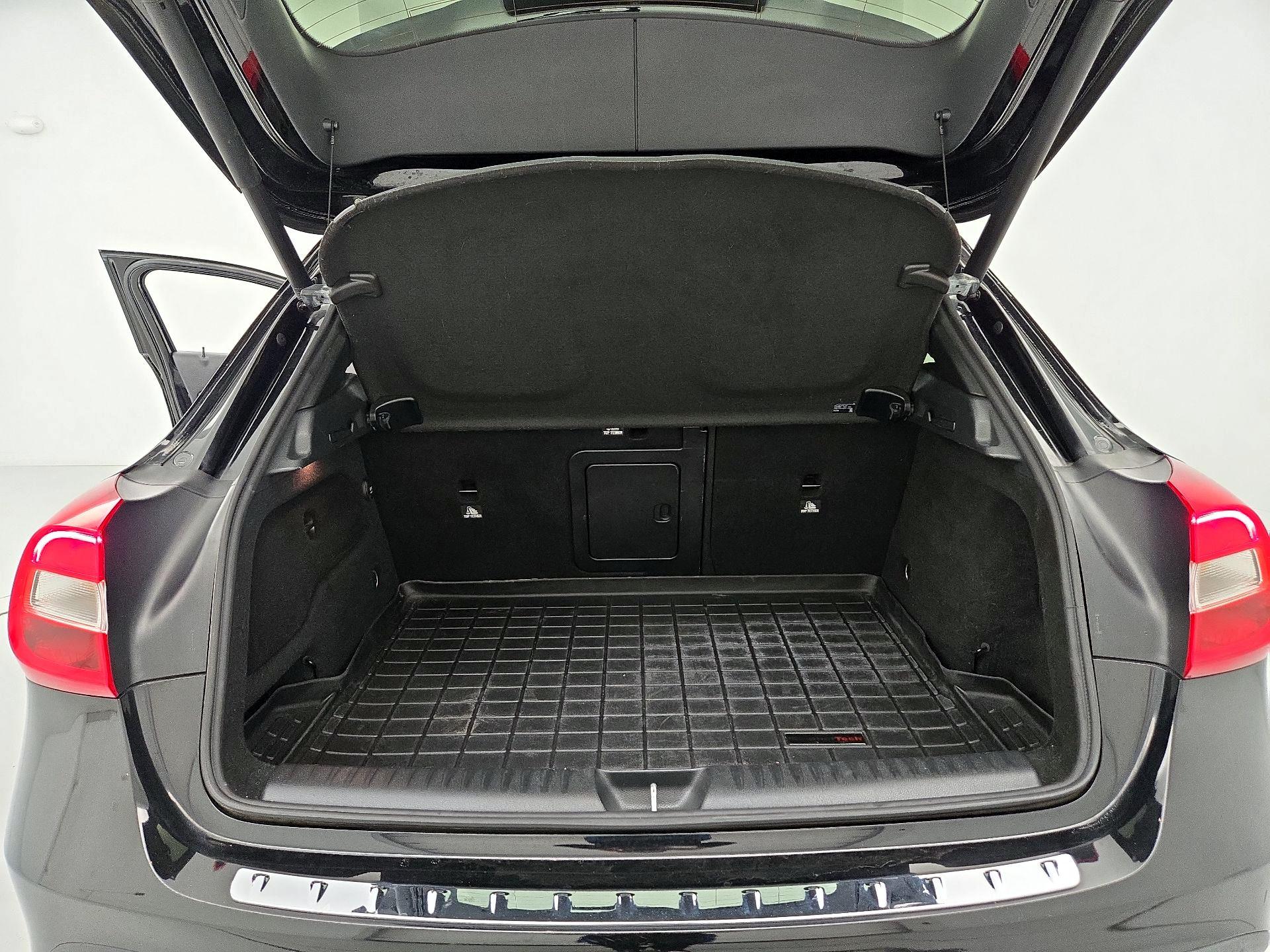 Thumbnail: 2017 Mercedes-Benz GLA - 20