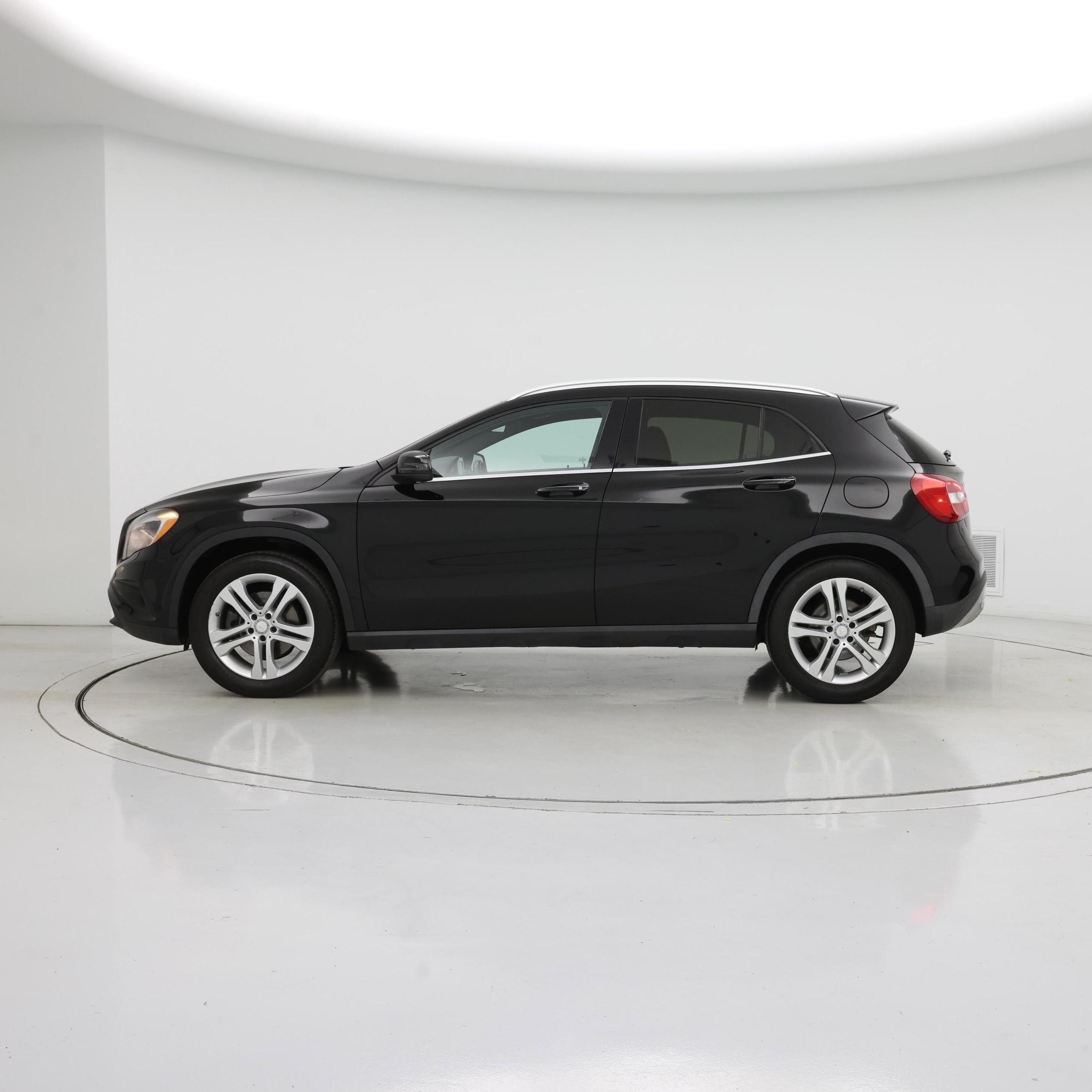 Thumbnail: 2017 Mercedes-Benz GLA - 3