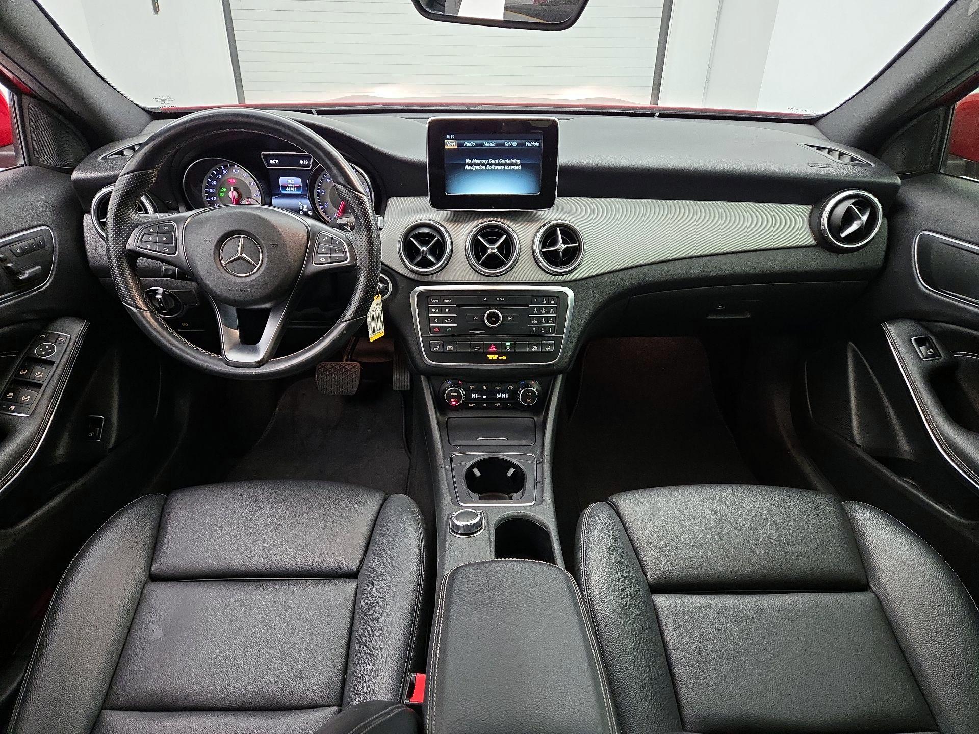 Thumbnail: 2016 Mercedes-Benz GLA - 9