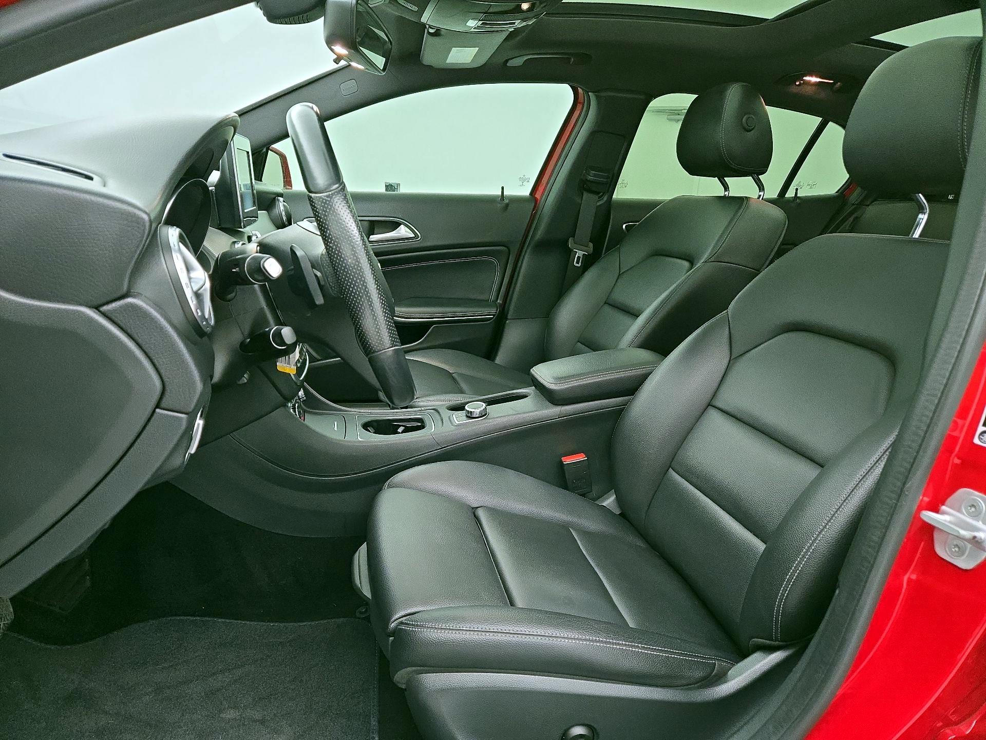 Thumbnail: 2016 Mercedes-Benz GLA - 11