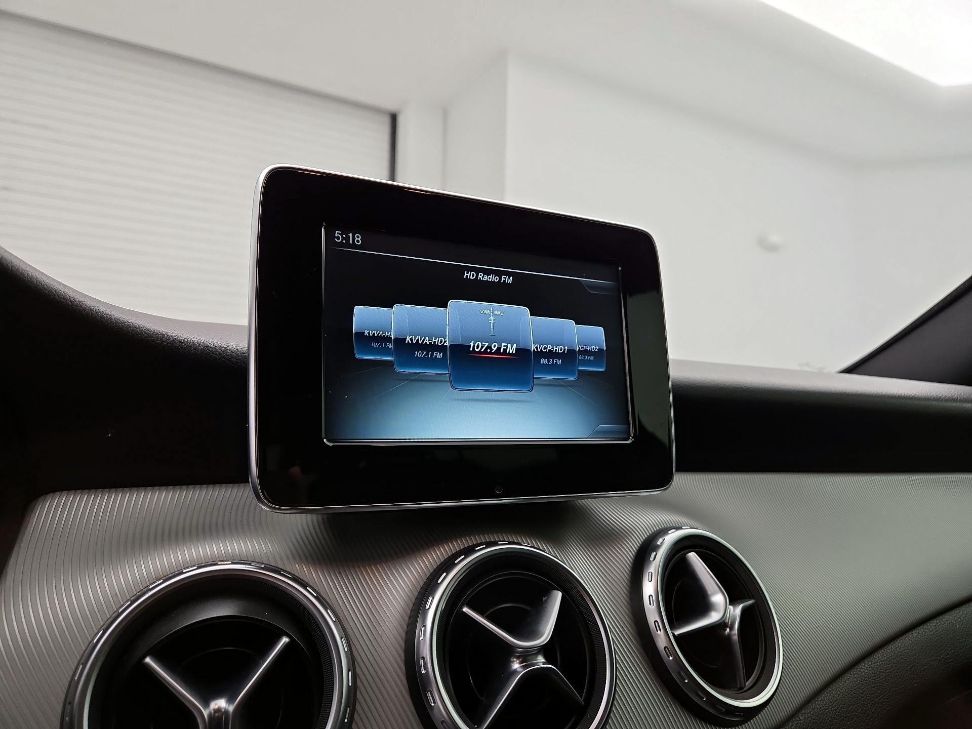 Thumbnail: 2016 Mercedes-Benz GLA - 14