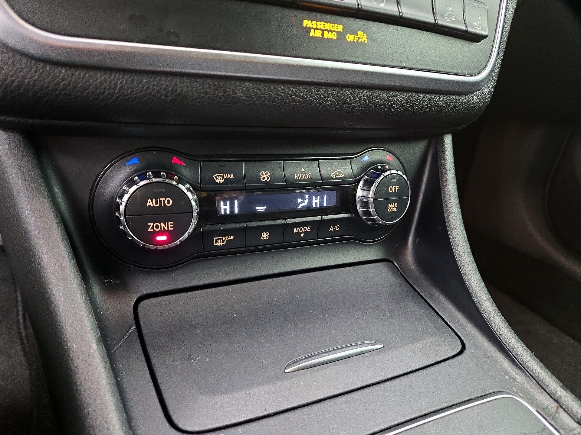 Thumbnail: 2016 Mercedes-Benz GLA - 15