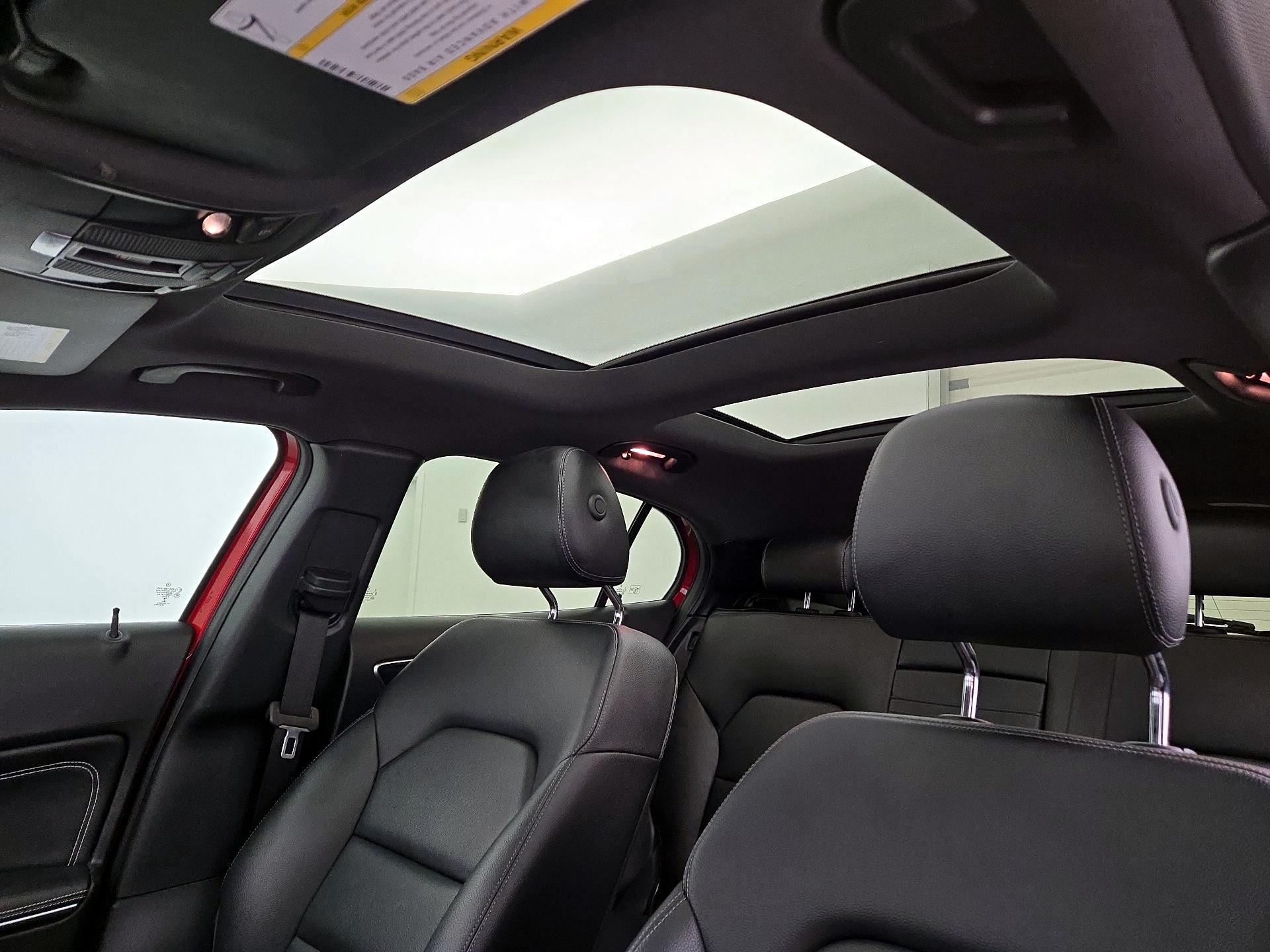 Thumbnail: 2016 Mercedes-Benz GLA - 18