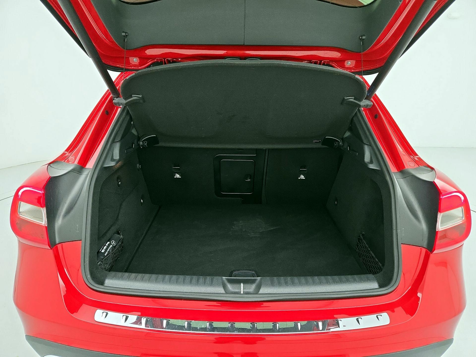 Thumbnail: 2016 Mercedes-Benz GLA - 20