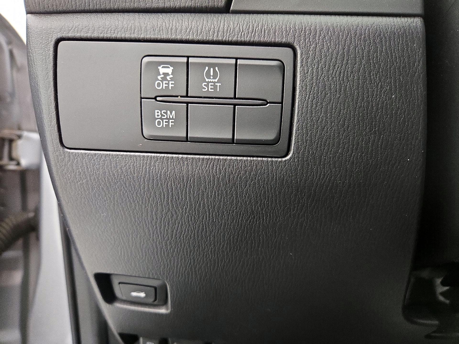 Thumbnail: 2014 Mazda Mazda3 - 13