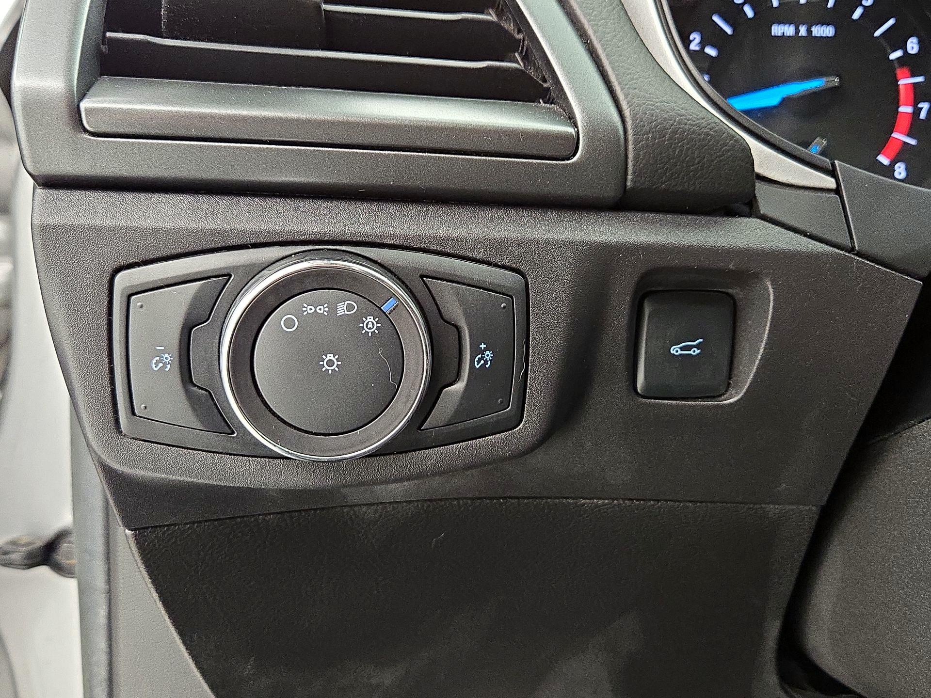 Thumbnail: 2016 Ford Fusion - 13