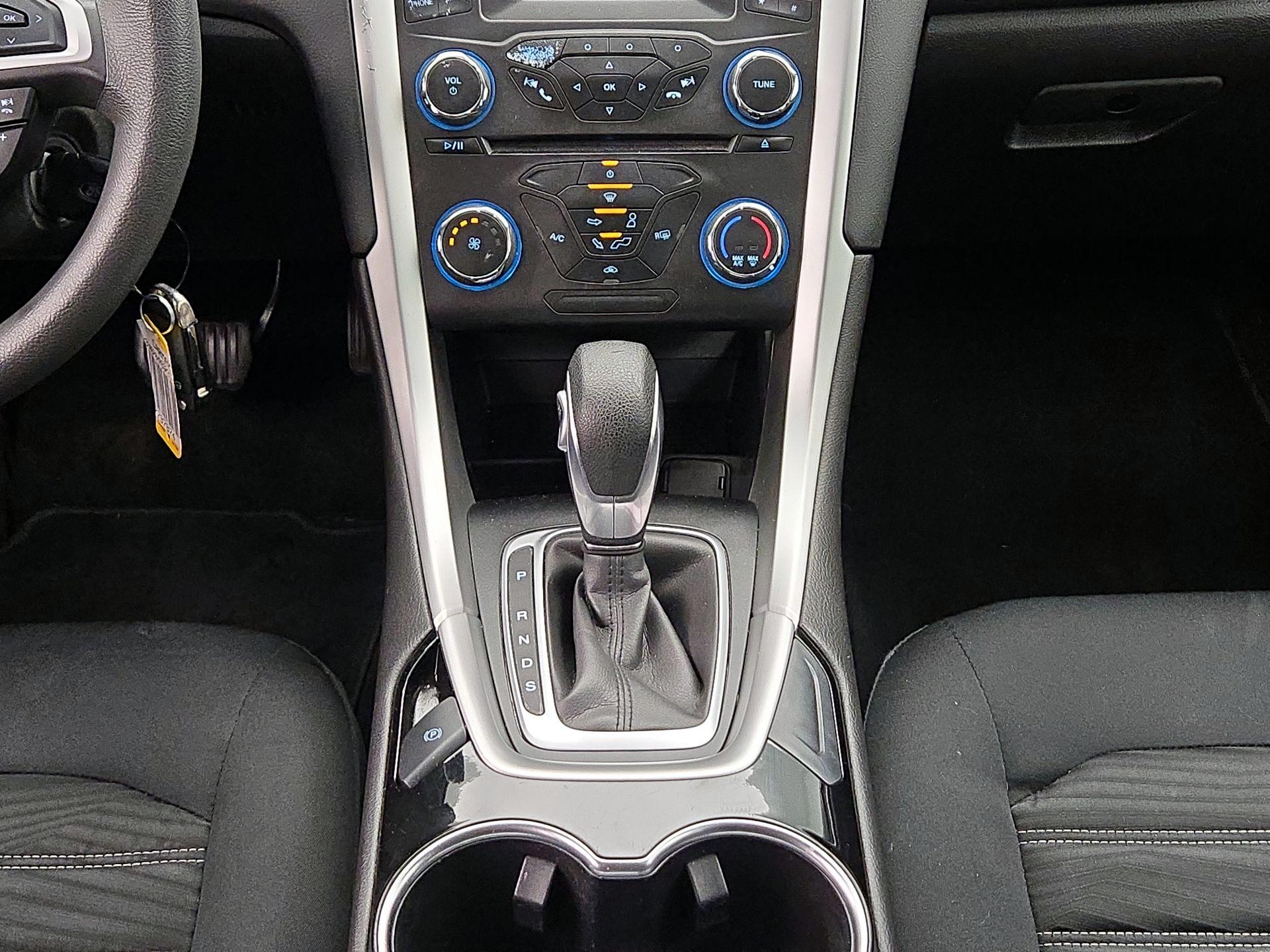 Thumbnail: 2016 Ford Fusion - 17