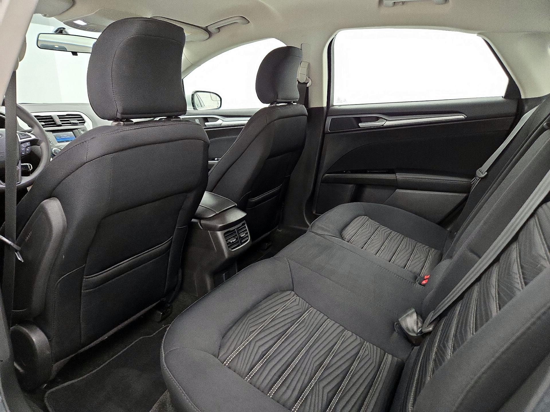 Thumbnail: 2016 Ford Fusion - 19