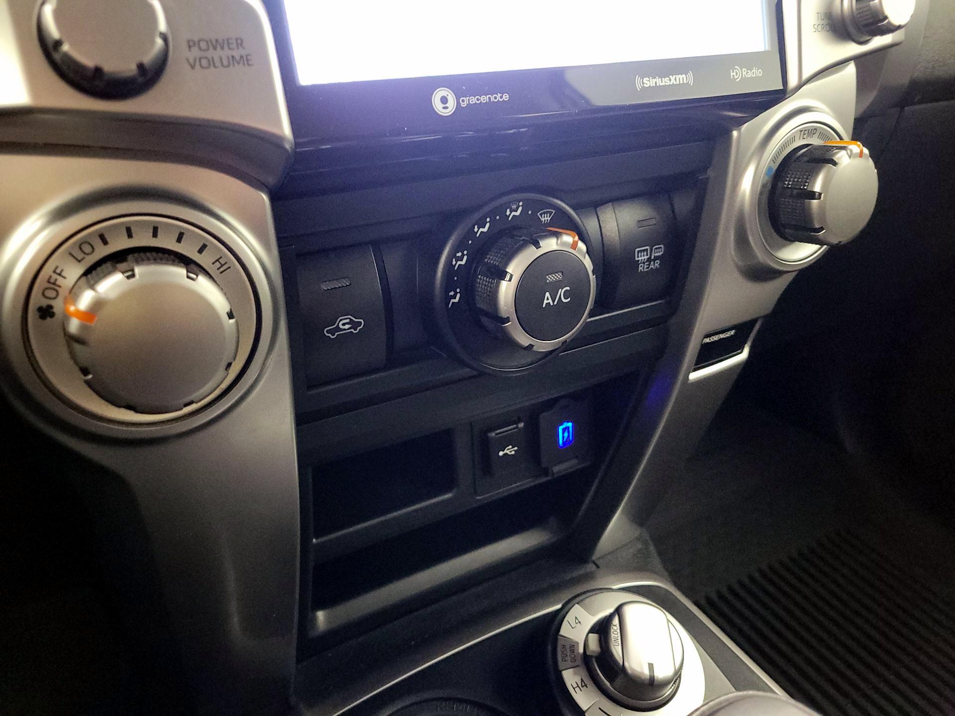 Thumbnail: 2022 Toyota 4Runner - 17