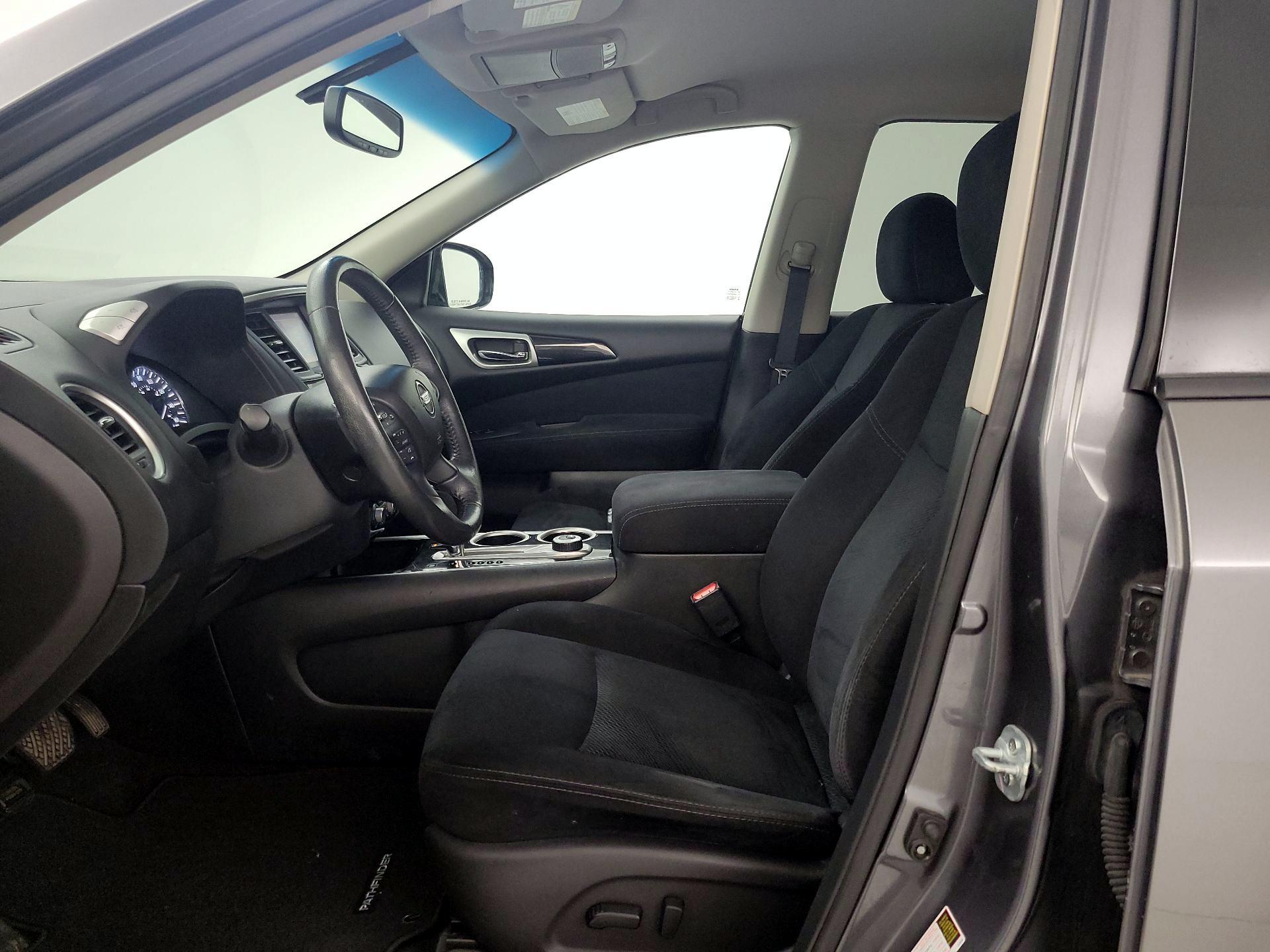 Thumbnail: 2016 Nissan Pathfinder - 11