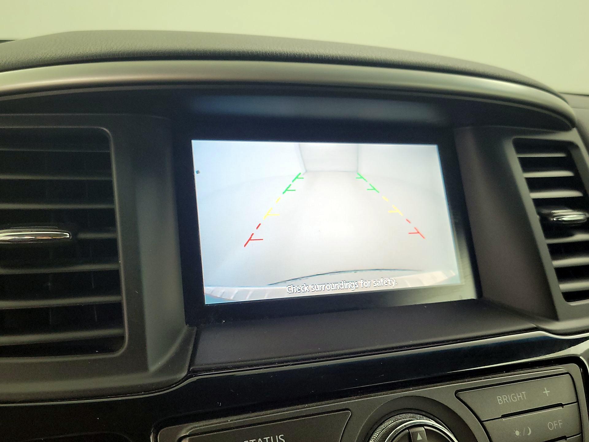 Thumbnail: 2016 Nissan Pathfinder - 14