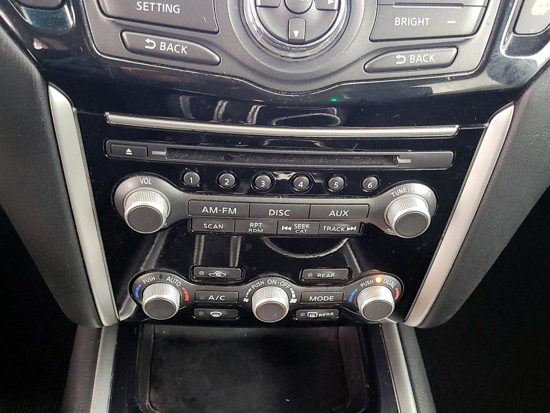 Thumbnail: 2016 Nissan Pathfinder - 16