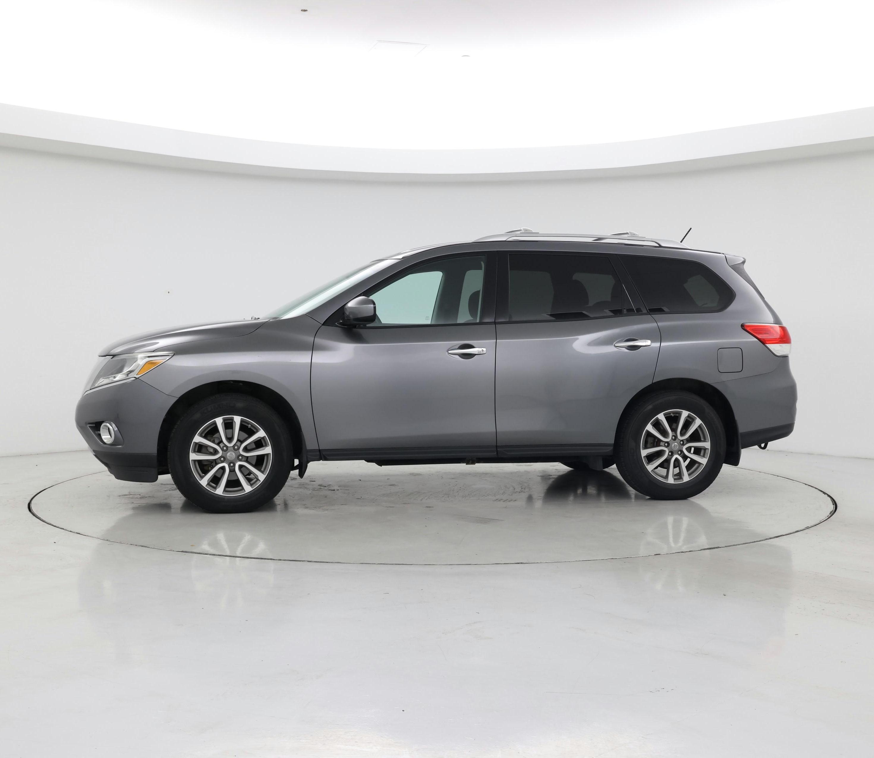 Thumbnail: 2016 Nissan Pathfinder - 3