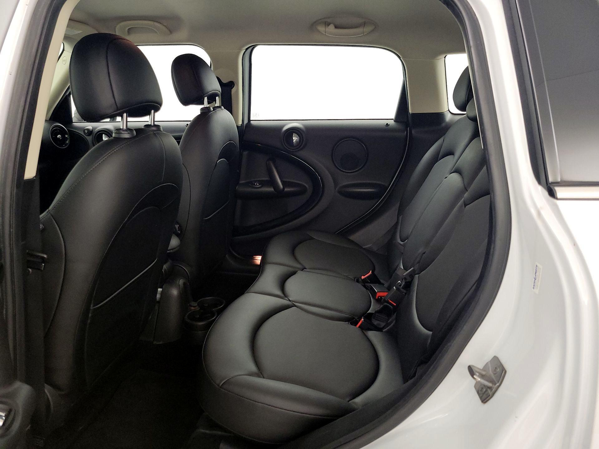 Thumbnail: 2015 MINI Cooper Countryman - 16