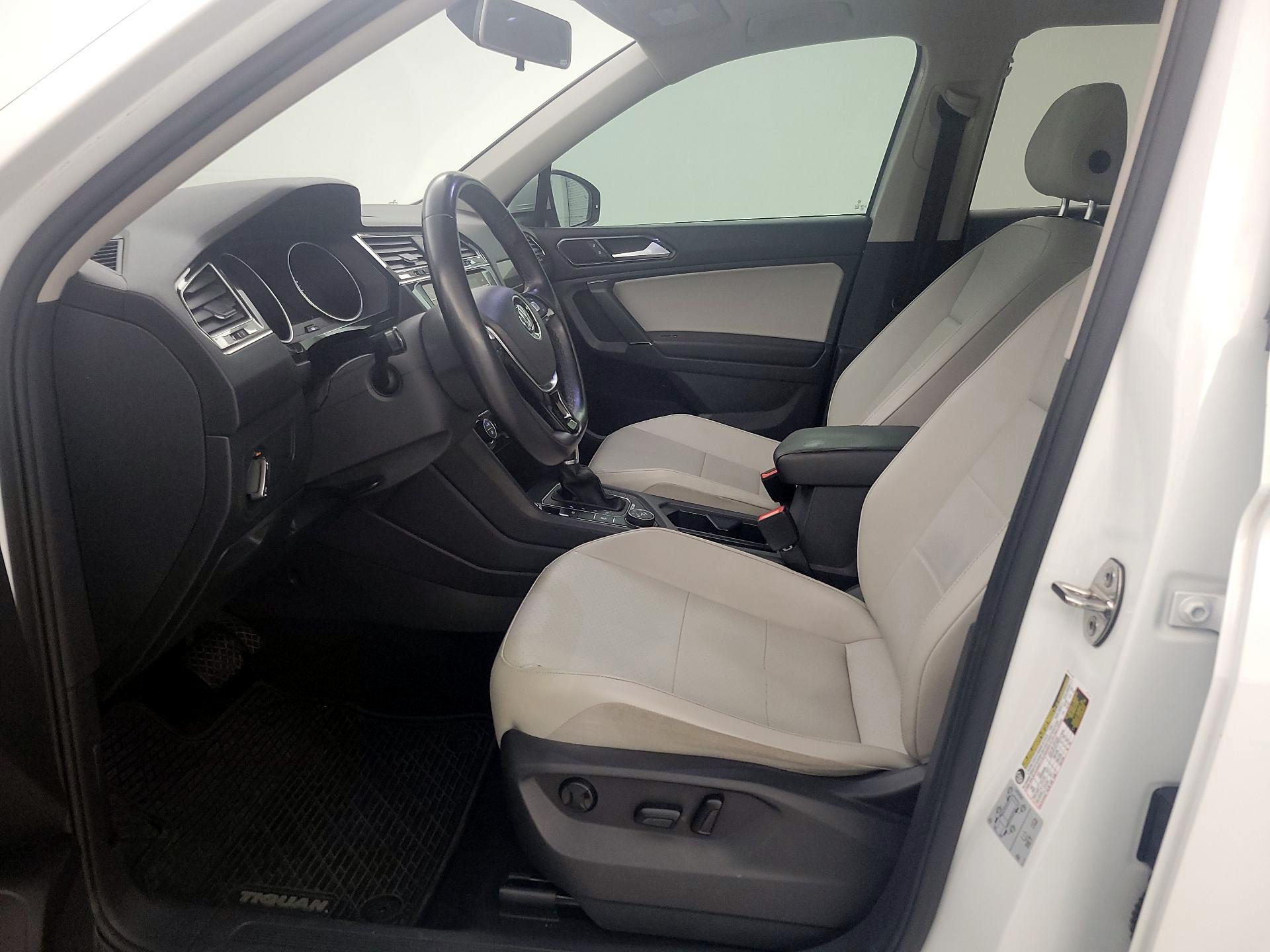 Thumbnail: 2018 Volkswagen Tiguan - 11