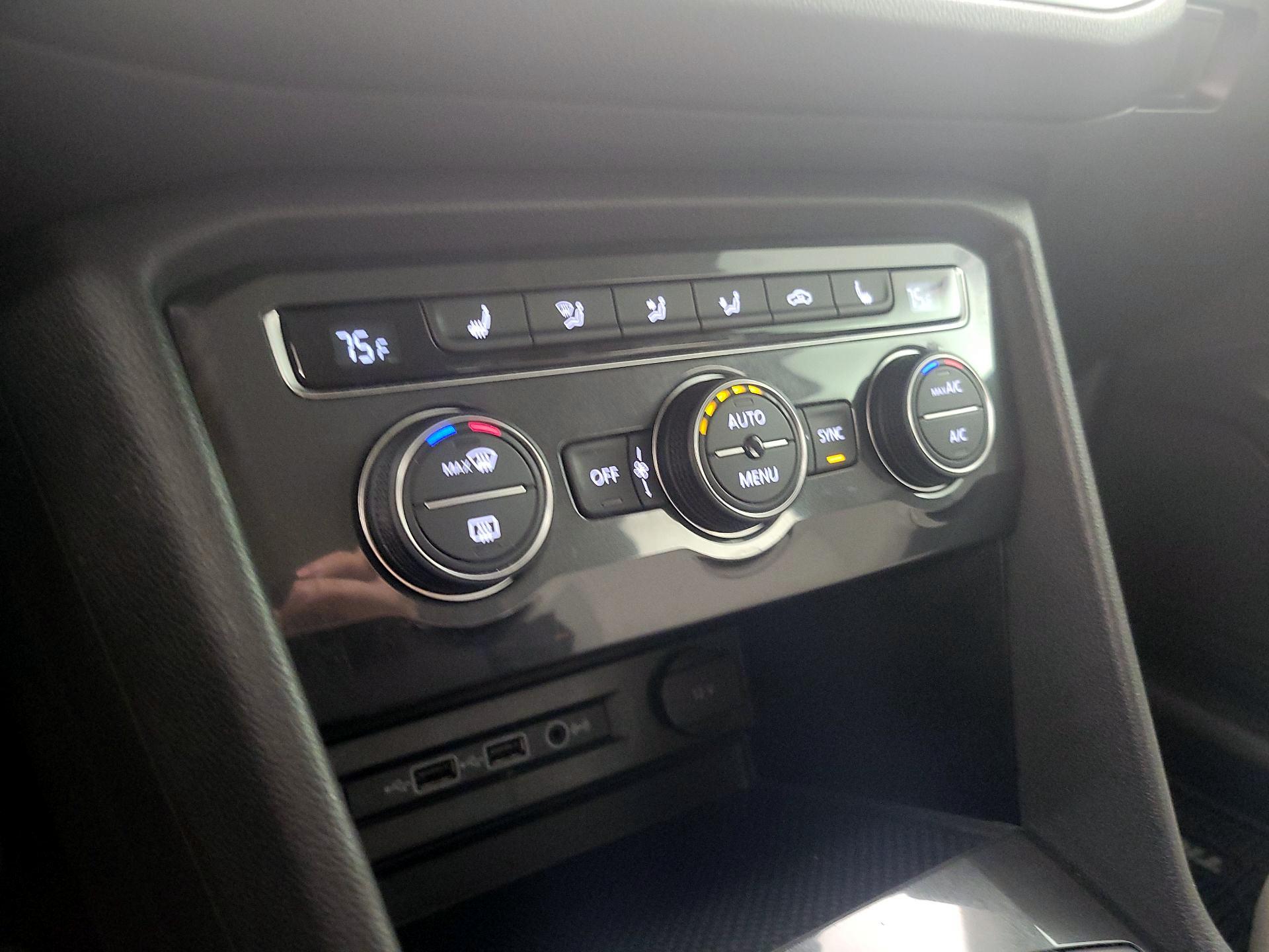 Thumbnail: 2018 Volkswagen Tiguan - 16