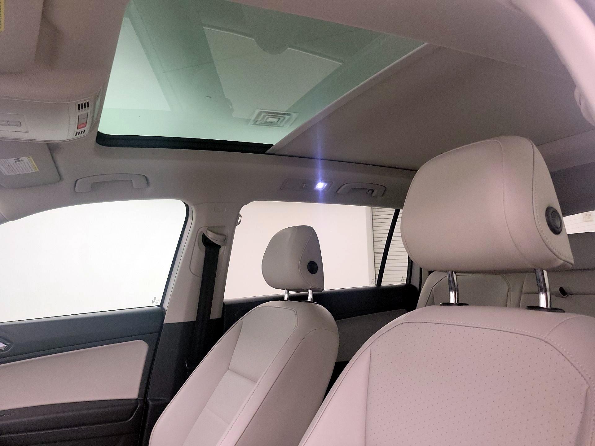 Thumbnail: 2018 Volkswagen Tiguan - 19