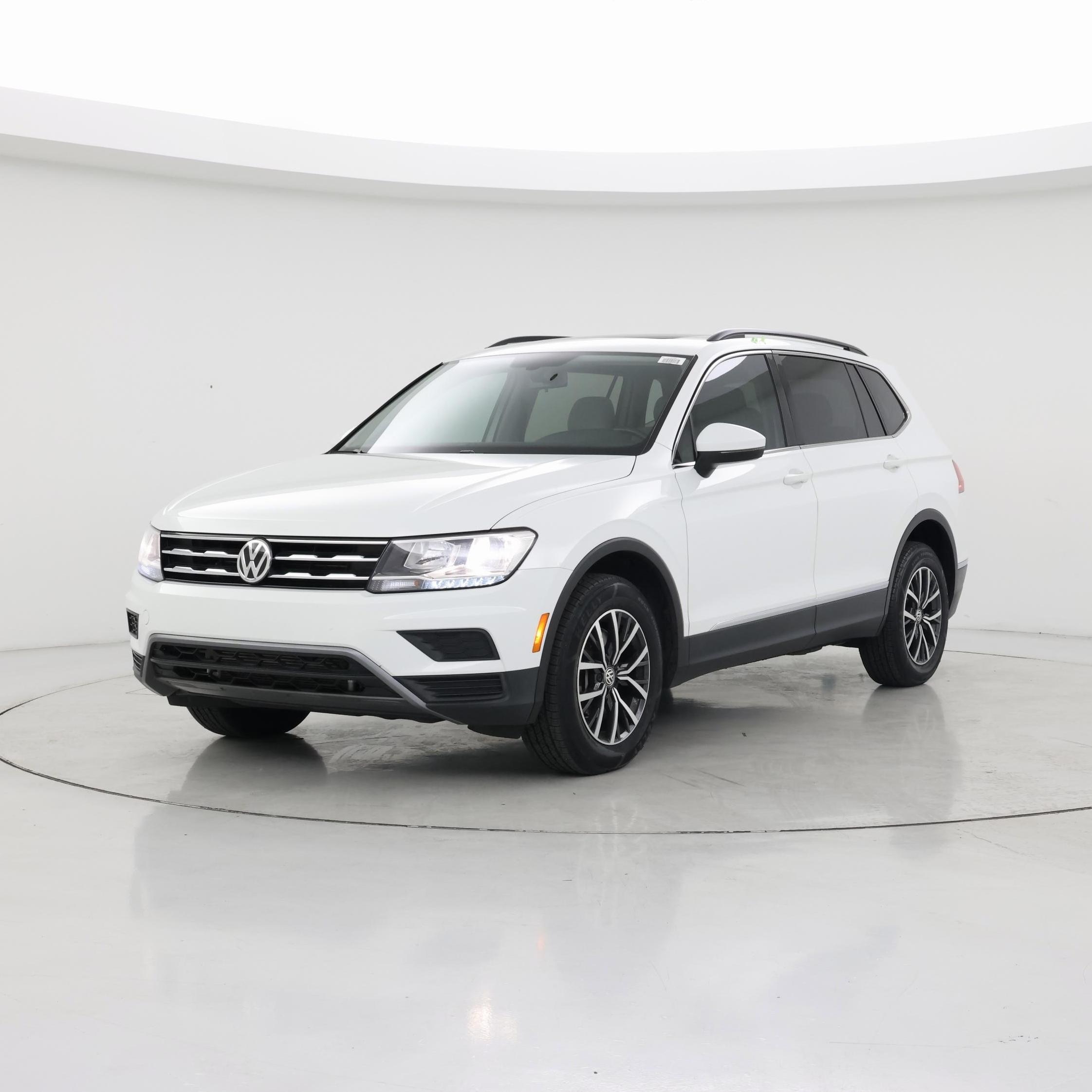 Thumbnail: 2018 Volkswagen Tiguan - 4