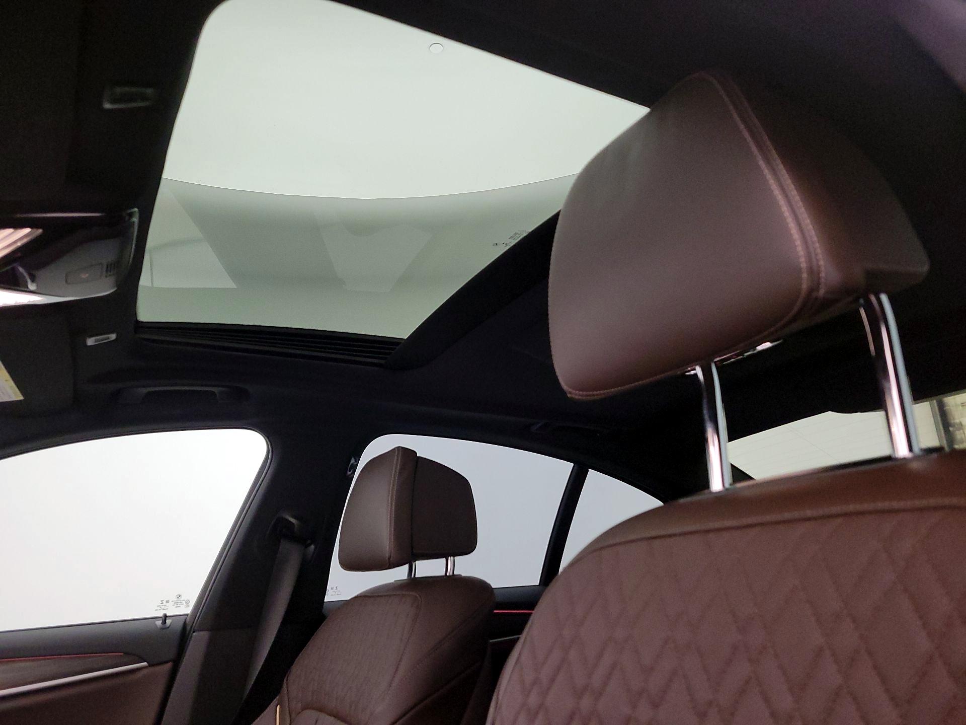 Thumbnail: 2022 BMW 5 Series - 20