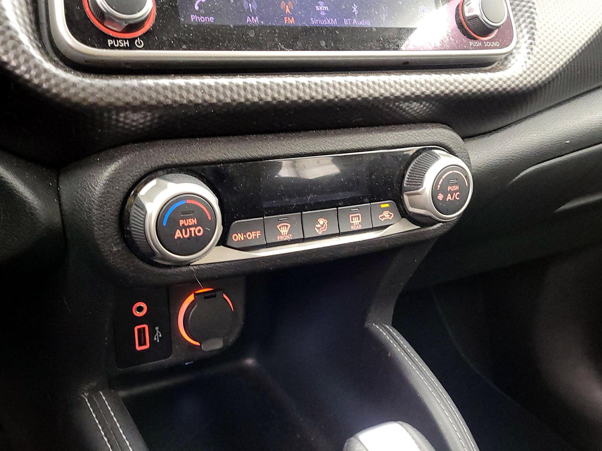 Thumbnail: 2019 Nissan Kicks - 16