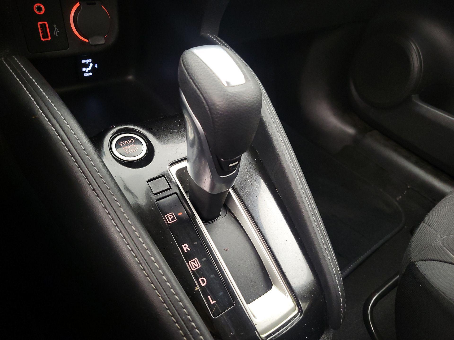 Thumbnail: 2019 Nissan Kicks - 17