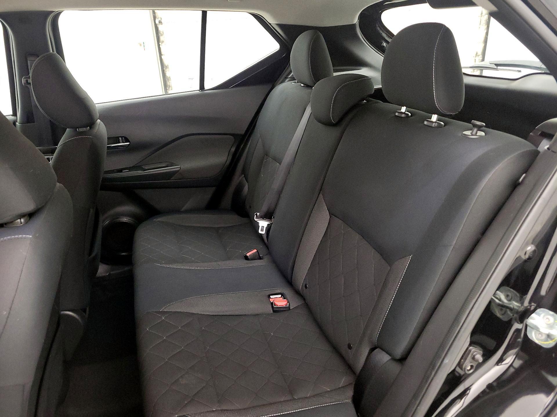 Thumbnail: 2019 Nissan Kicks - 19