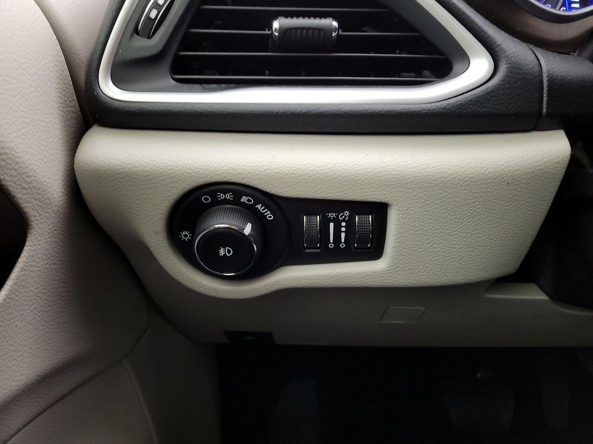 Thumbnail: 2019 Chrysler Pacifica - 13