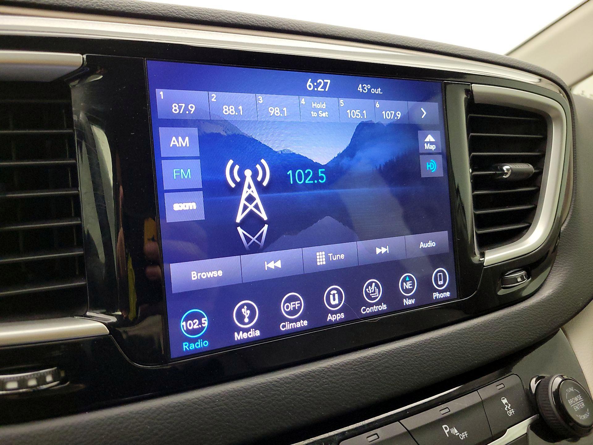 Thumbnail: 2019 Chrysler Pacifica - 16