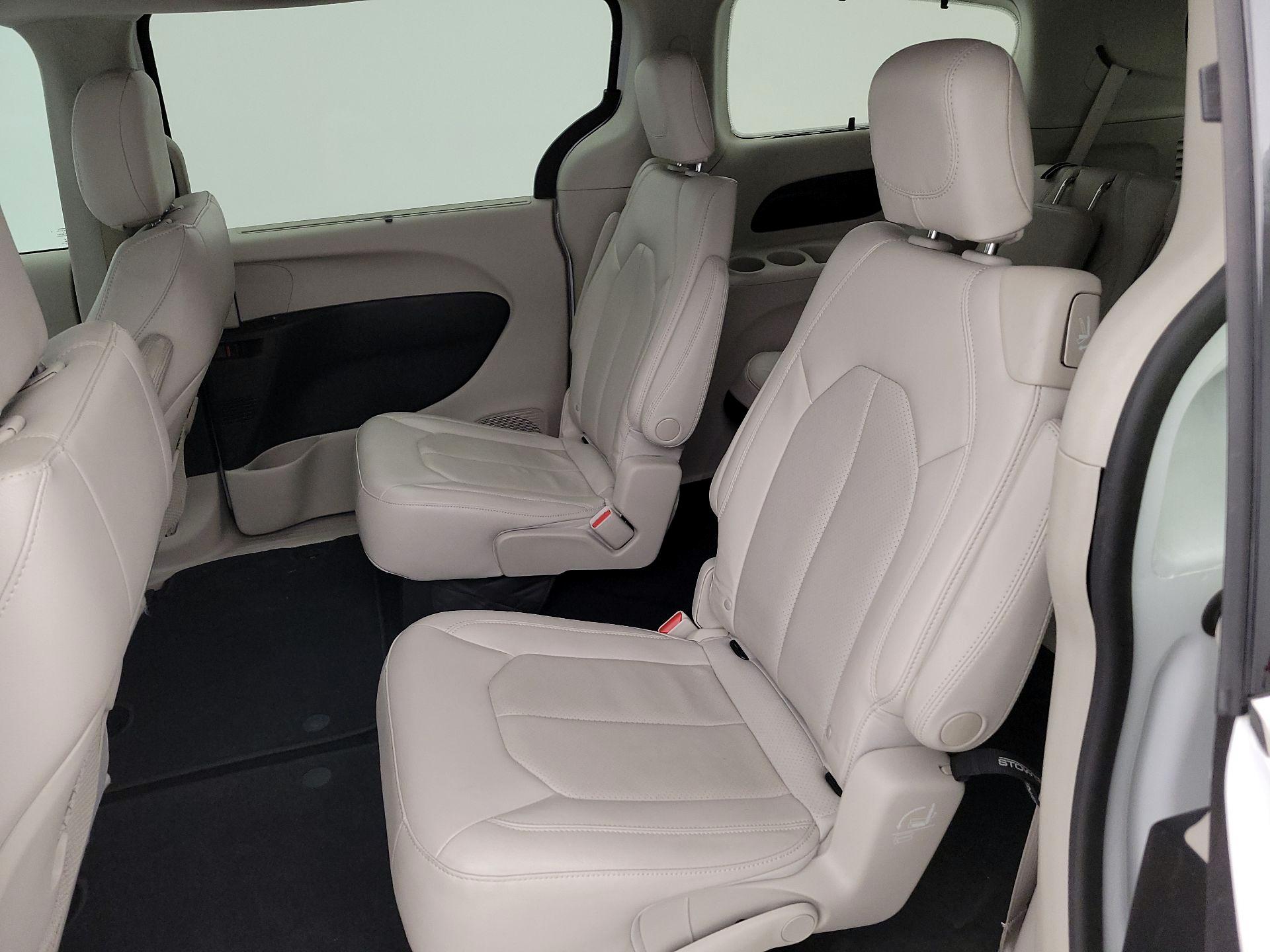 Thumbnail: 2019 Chrysler Pacifica - 20