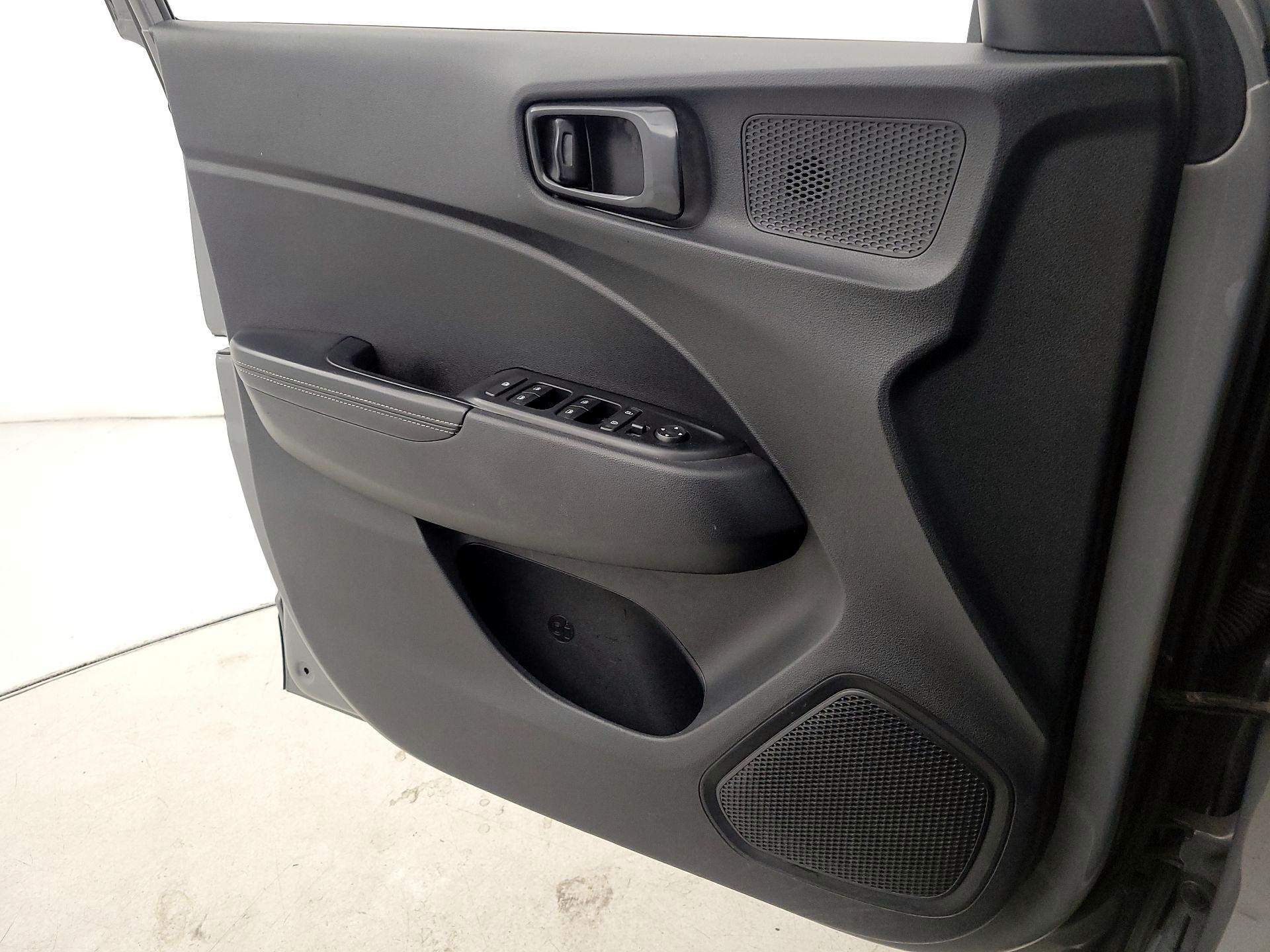 Thumbnail: 2022 Hyundai Venue - 12