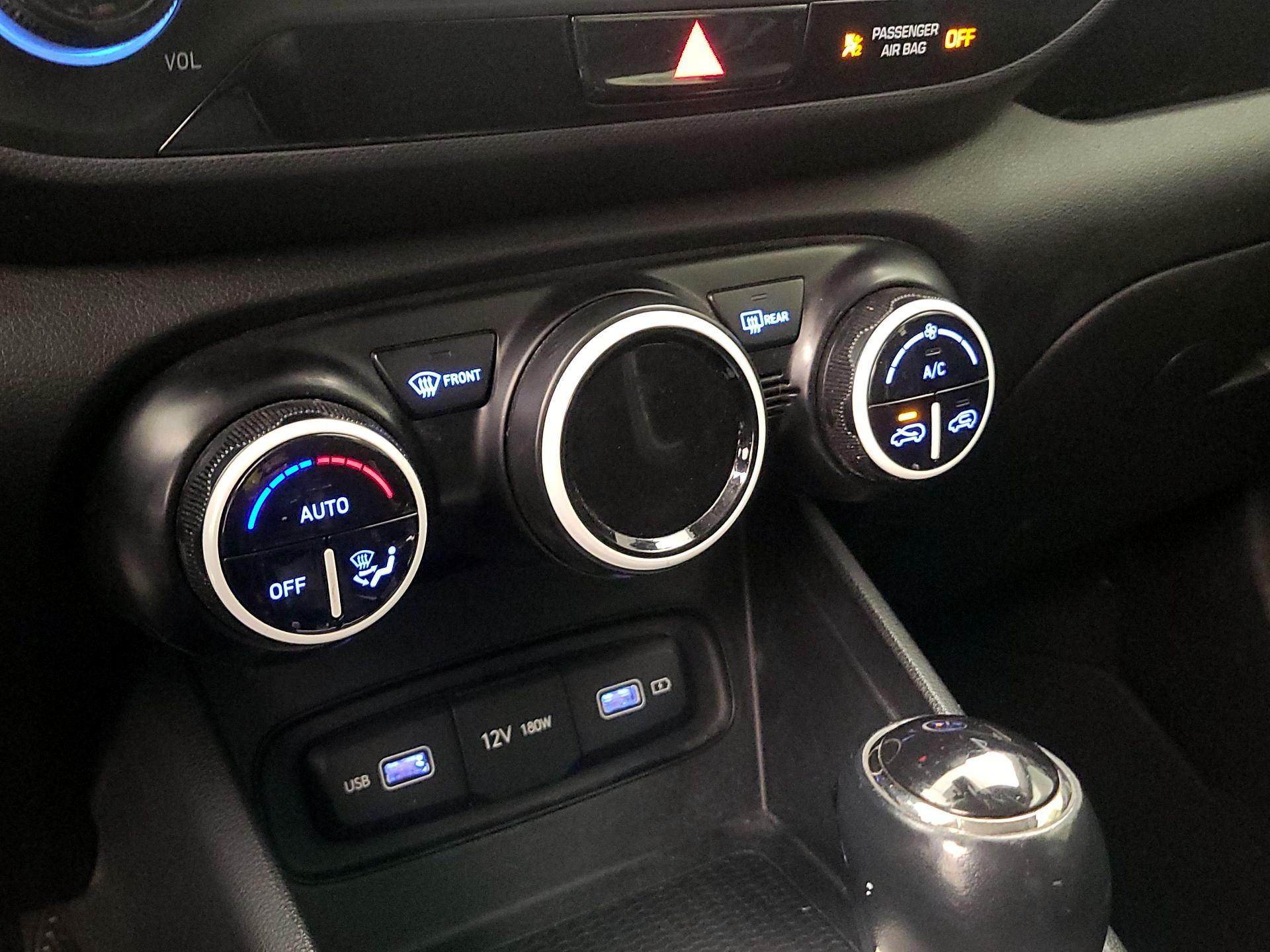 Thumbnail: 2022 Hyundai Venue - 17