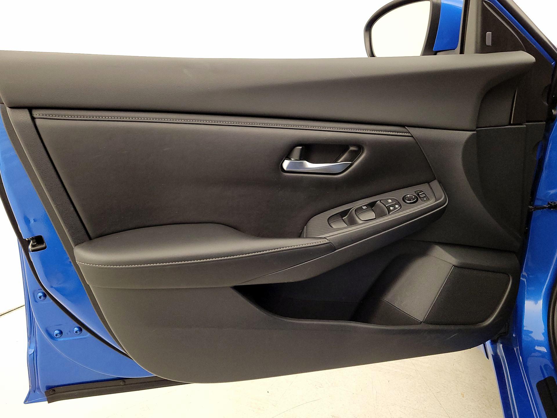 Thumbnail: 2021 Nissan Sentra - 12